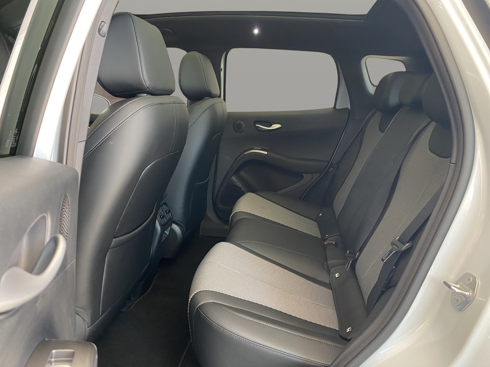 BYD Dolphin G DM-i Comfort-image-13