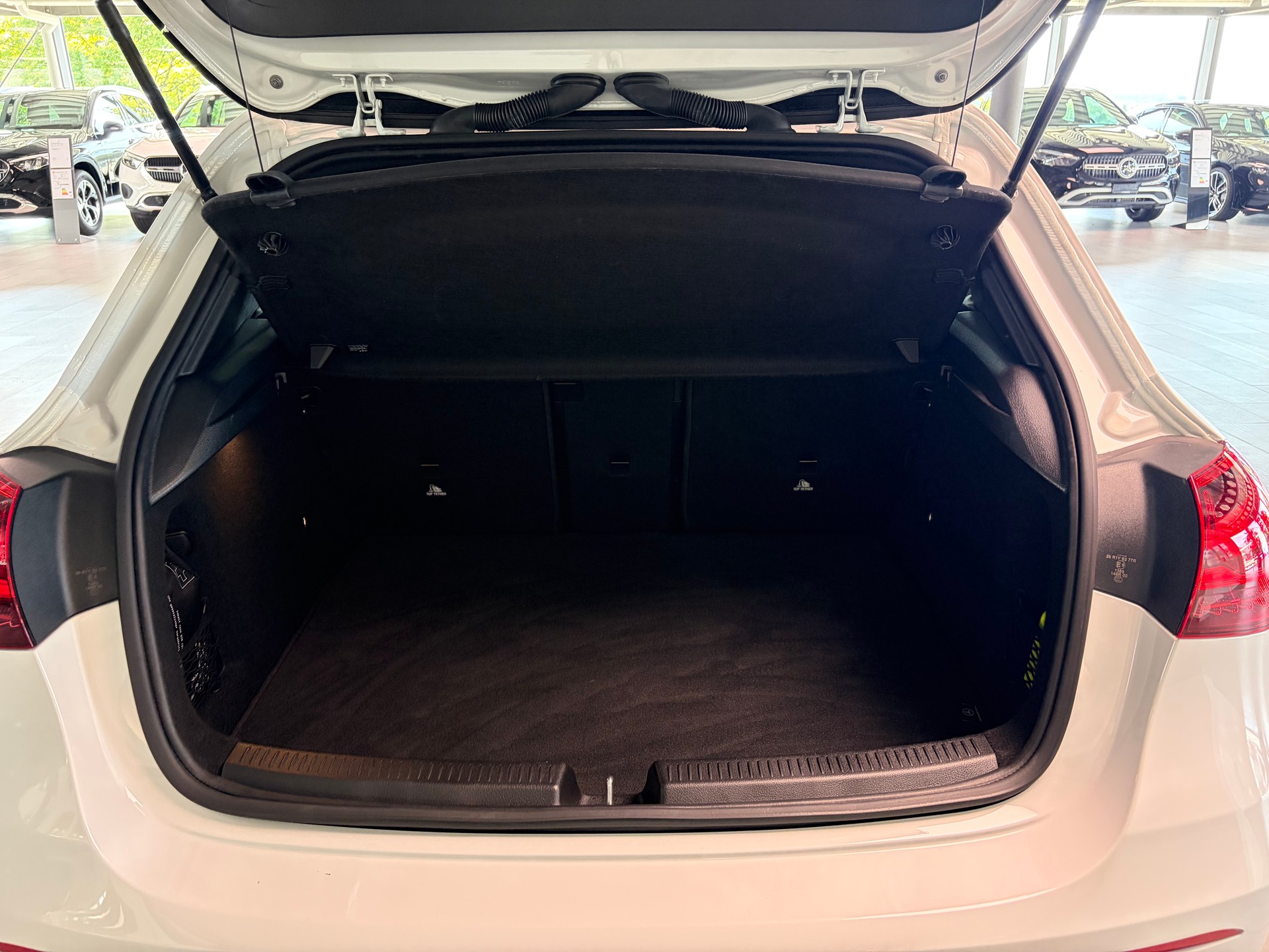 MERCEDES-BENZ A 250 4Matic 8G-DCT-image-5