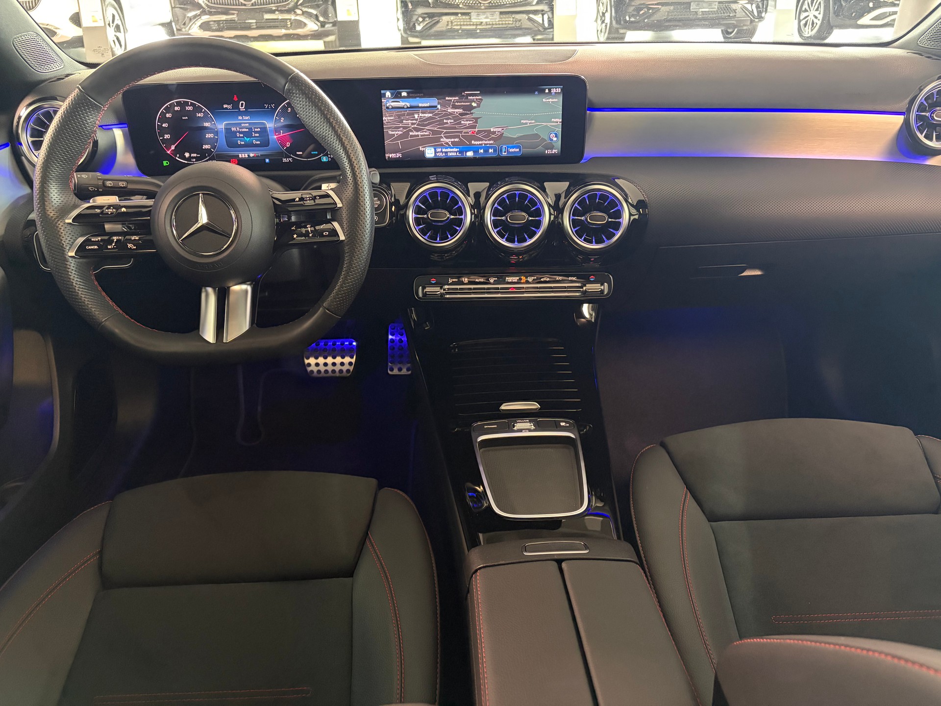 MERCEDES-BENZ A 250 4Matic 8G-DCT-image-6