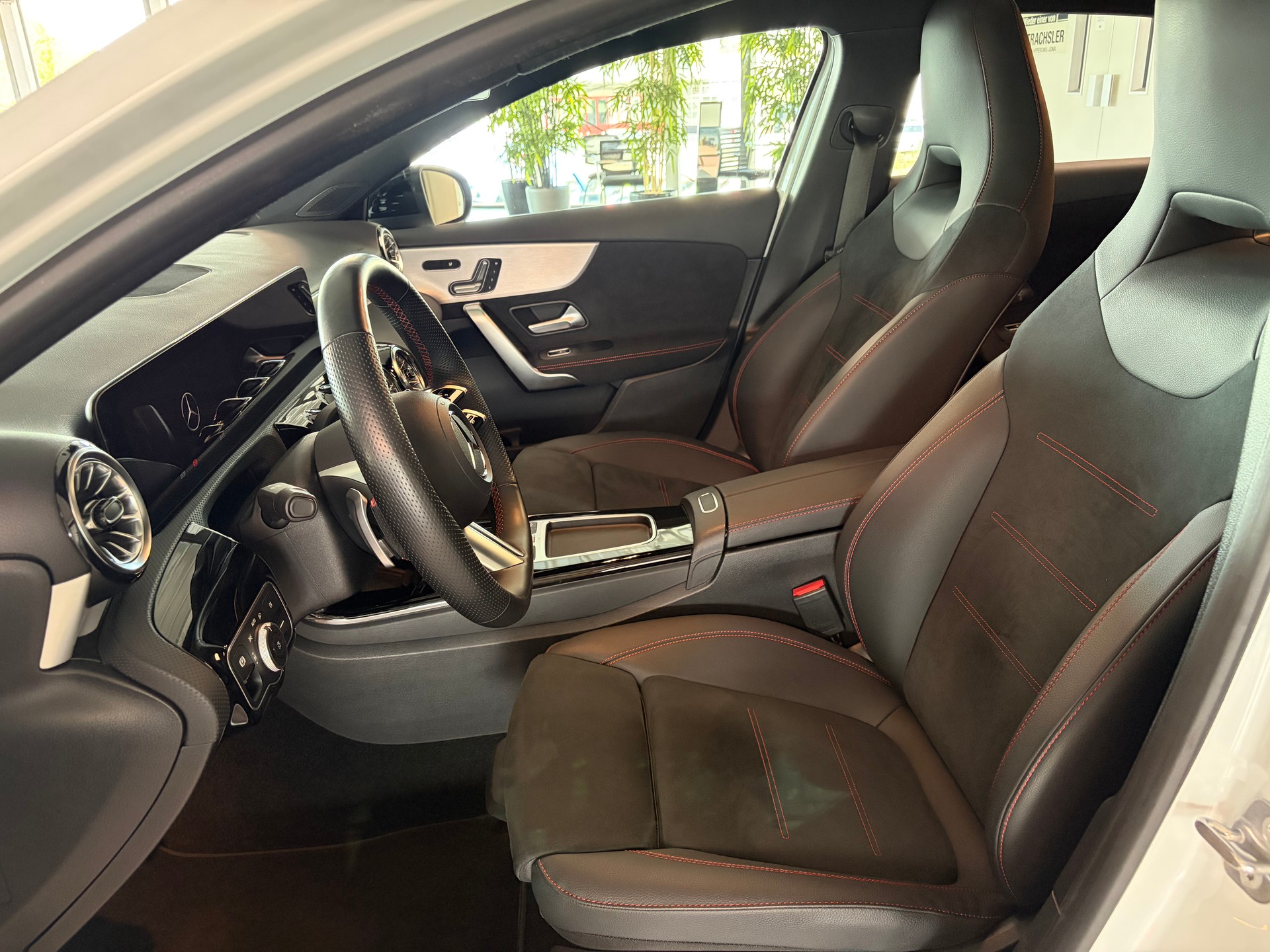 MERCEDES-BENZ A 250 4Matic 8G-DCT-image-8