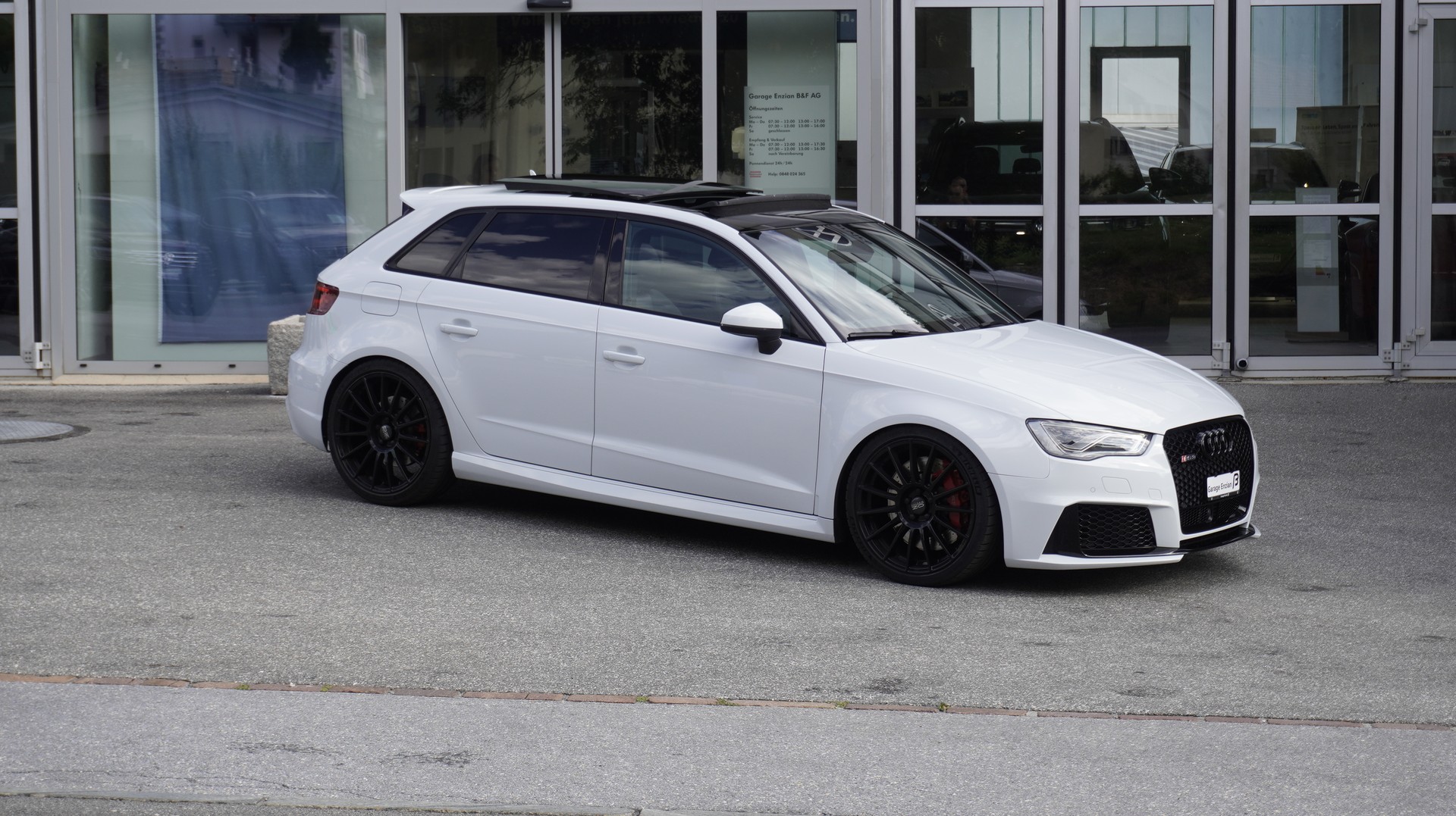 AUDI RS3 2.5 TSI quattro S-tronic-image-7