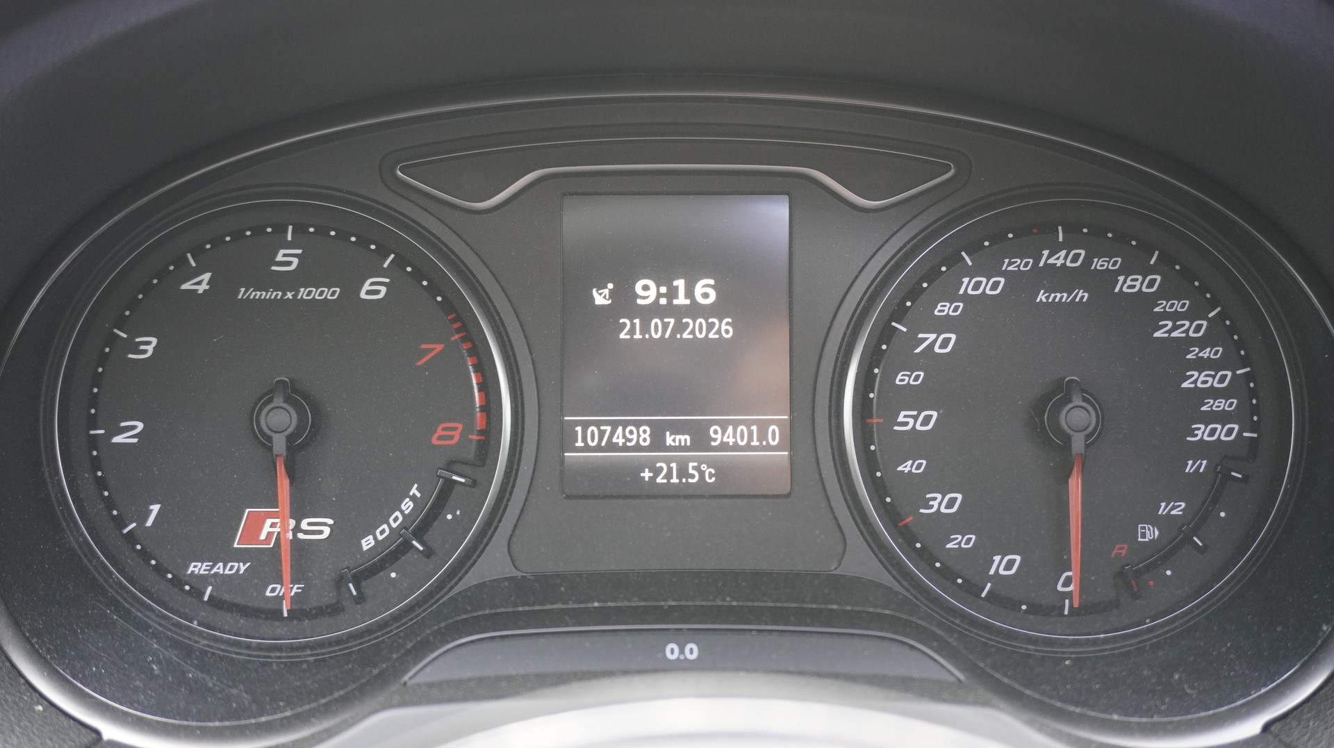 AUDI RS3 2.5 TSI quattro S-tronic-image-2