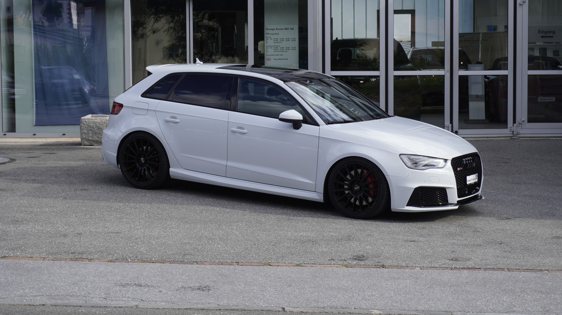 AUDI RS3 2.5 TSI quattro S-tronic-image-5