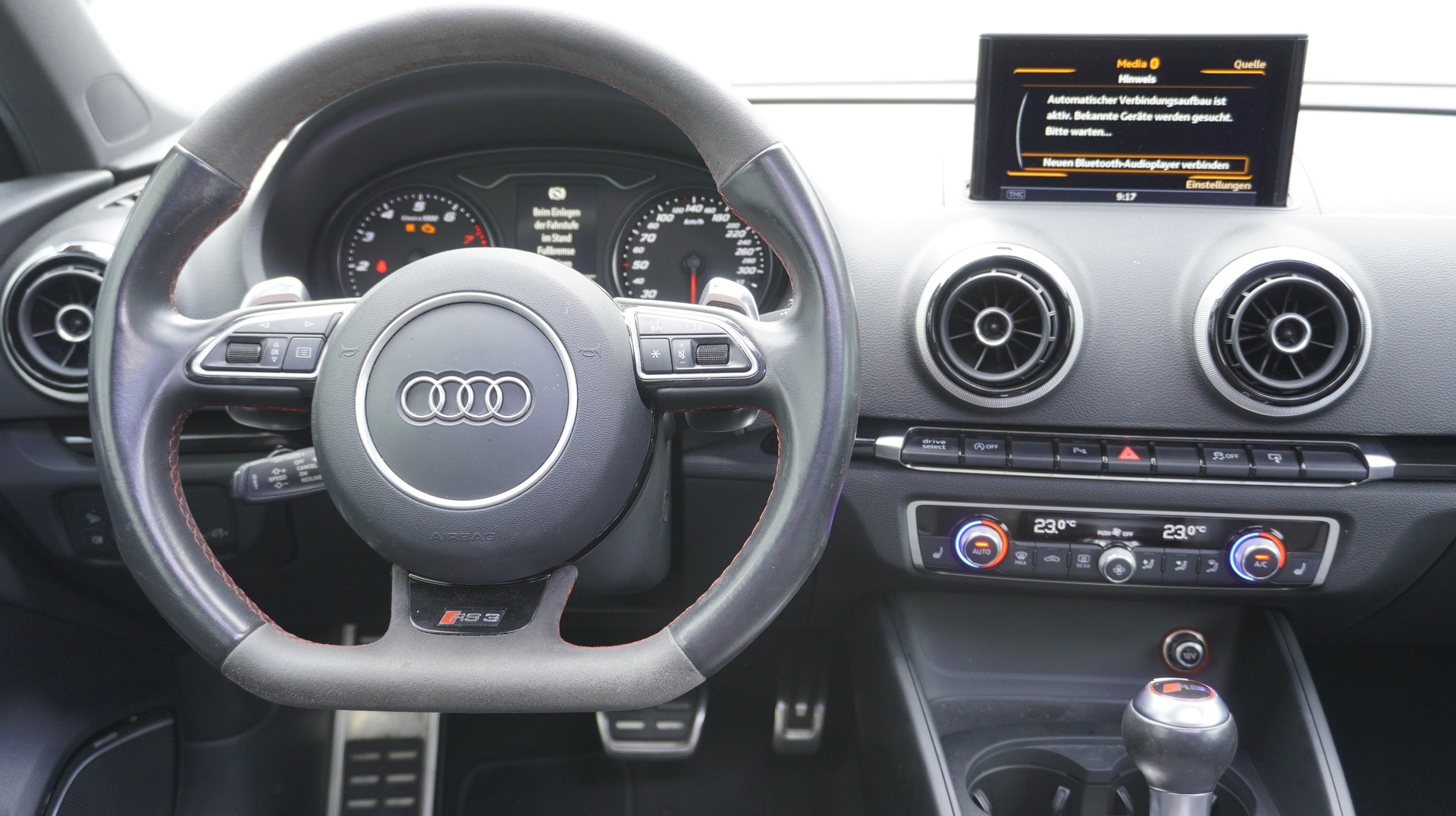 AUDI RS3 2.5 TSI quattro S-tronic-image-1