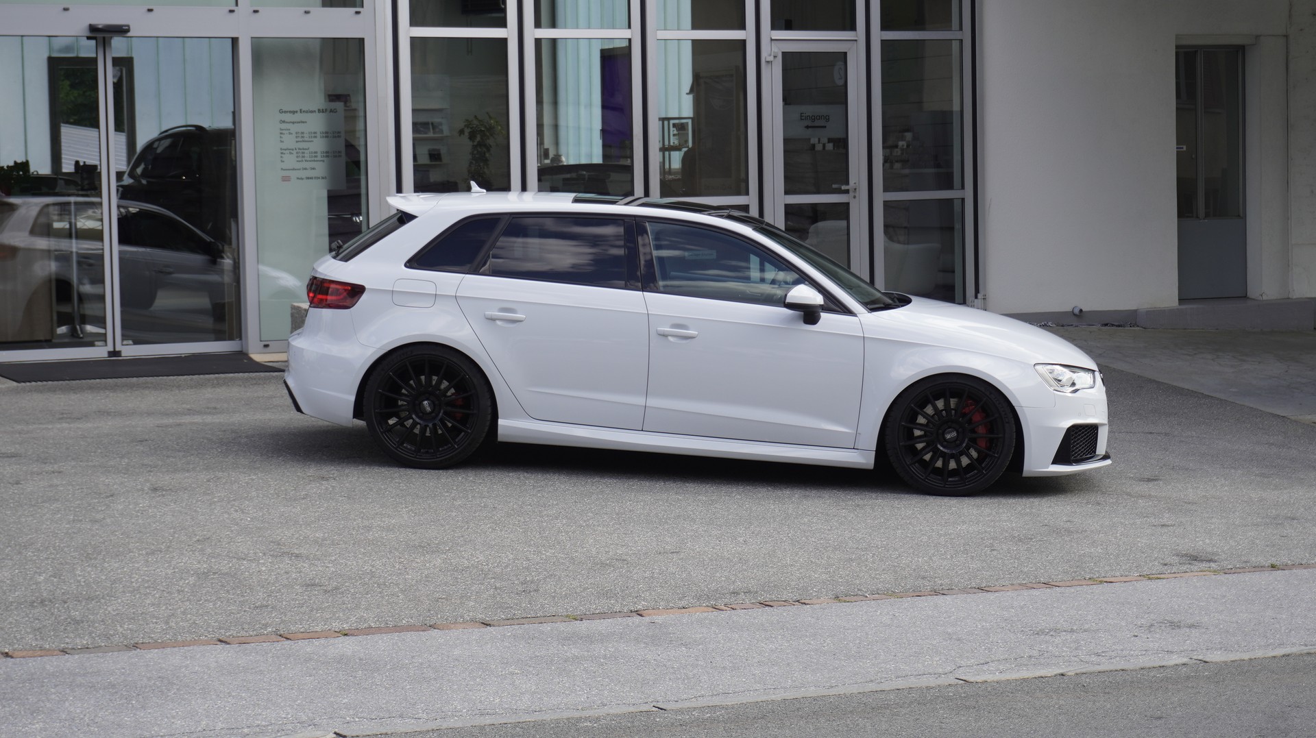 AUDI RS3 2.5 TSI quattro S-tronic-image-6