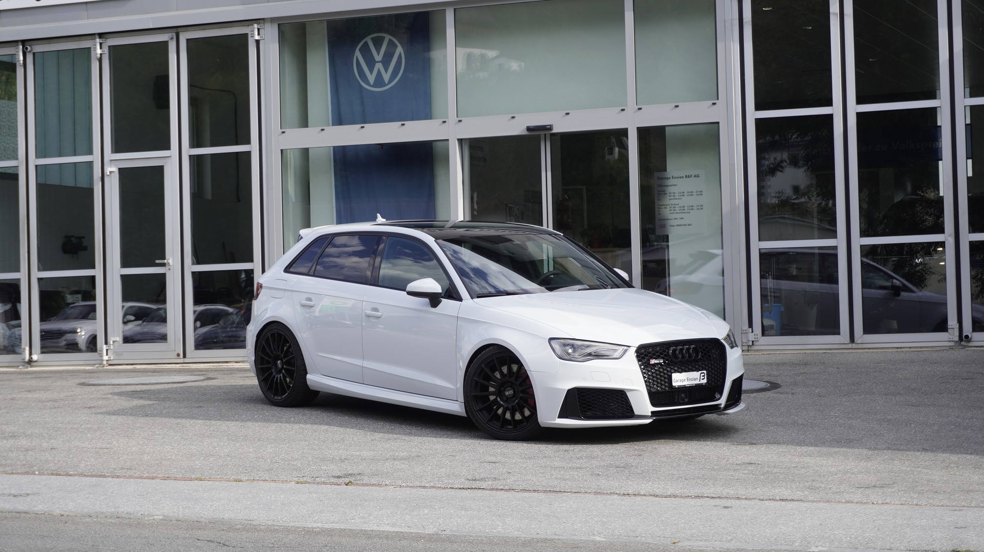 AUDI RS3 2.5 TSI quattro S-tronic-image-0