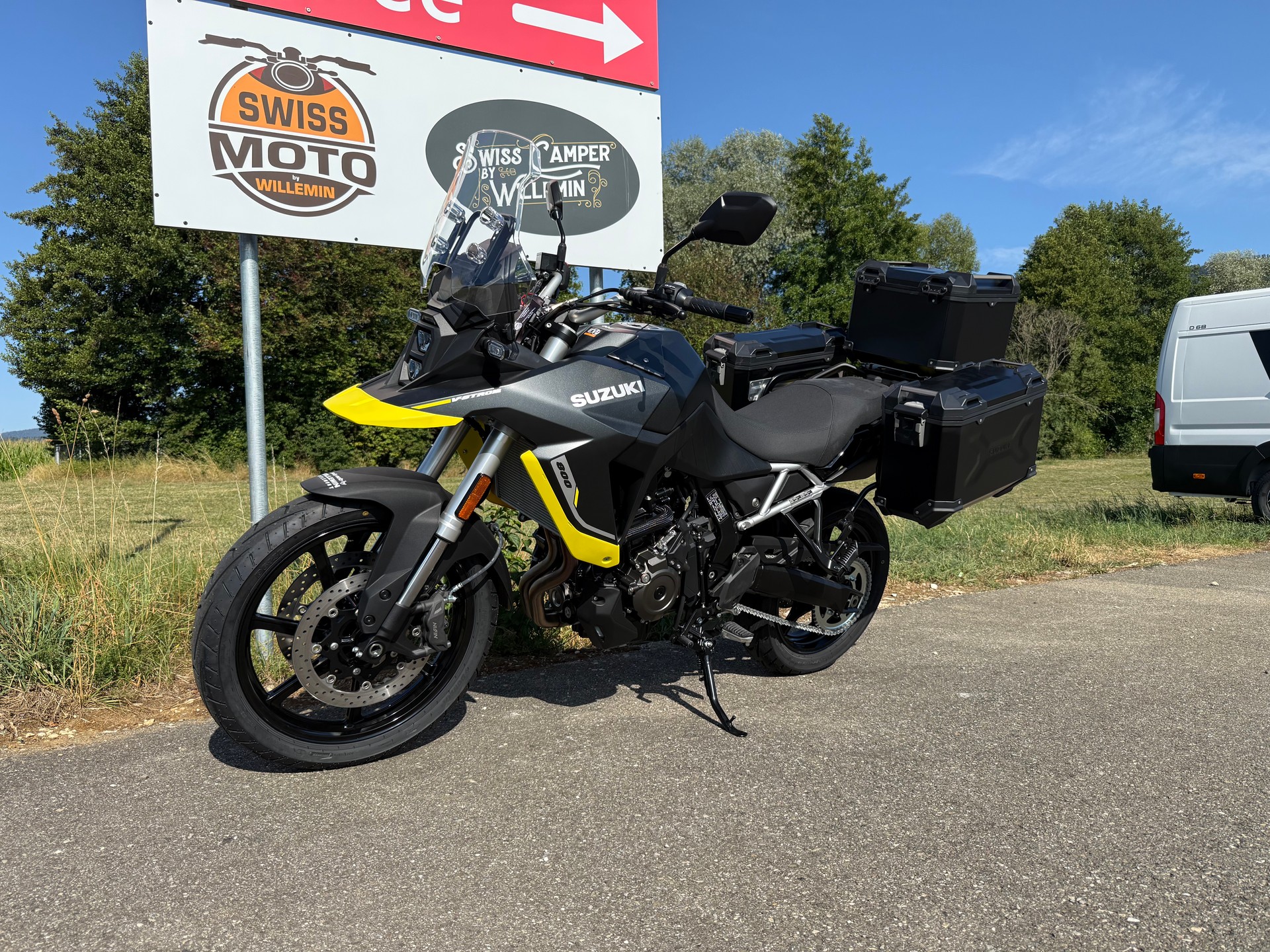 SUZUKI V-Strom 800 Adventure (35kW)-showroom-element-1