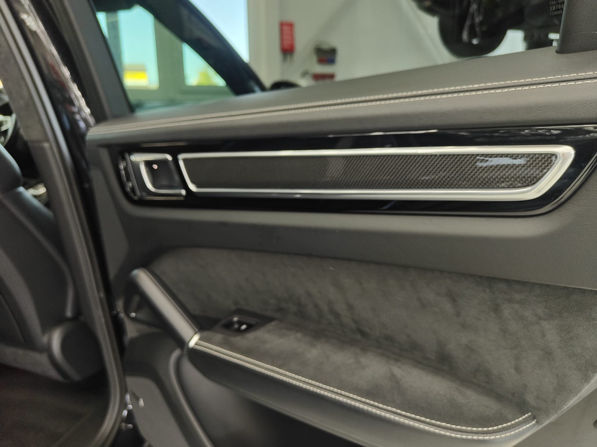 PORSCHE Cayenne GTS-image-14