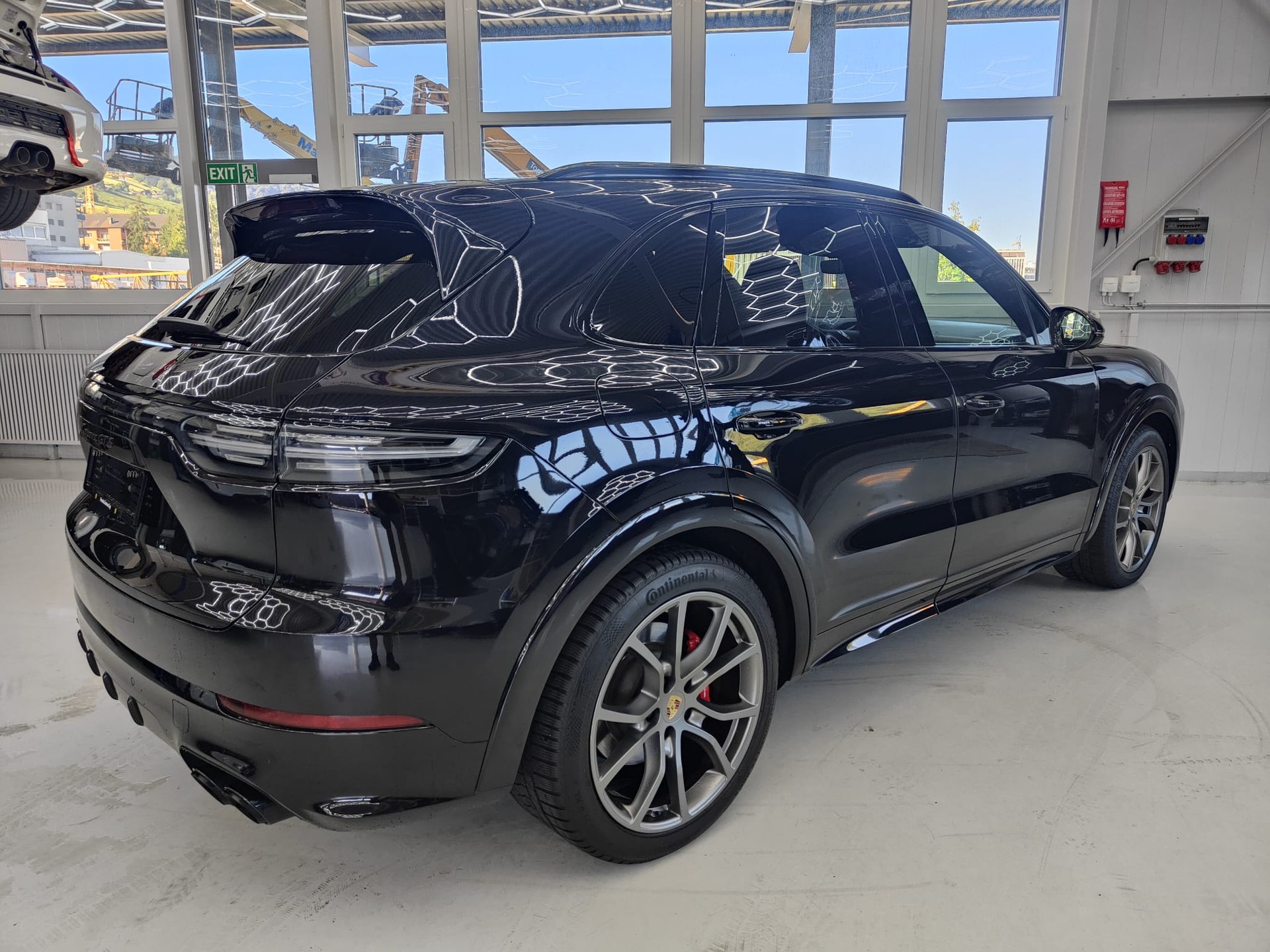 PORSCHE Cayenne GTS-image-5