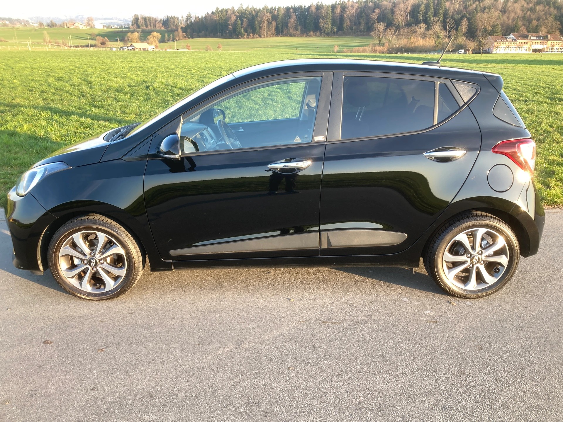 HYUNDAI i10 1.2 Vertex-image-4