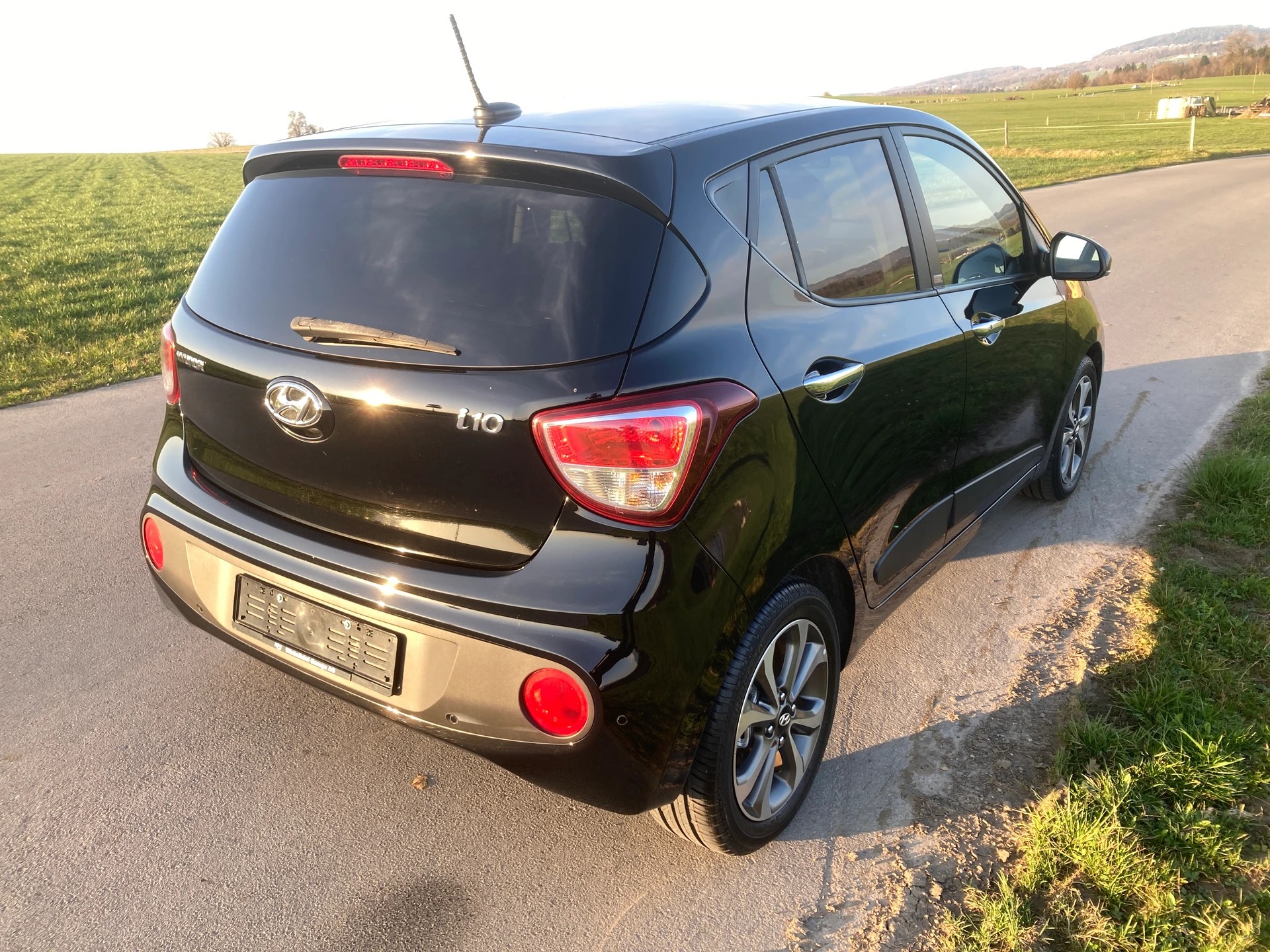 HYUNDAI i10 1.2 Vertex-image-2