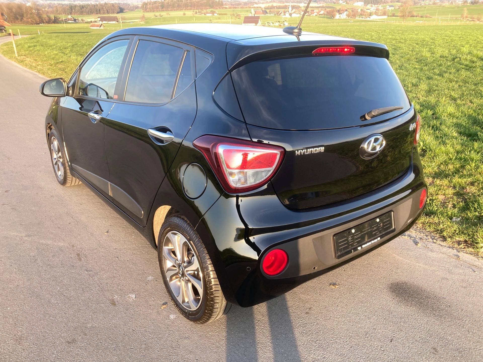 HYUNDAI i10 1.2 Vertex-image-3