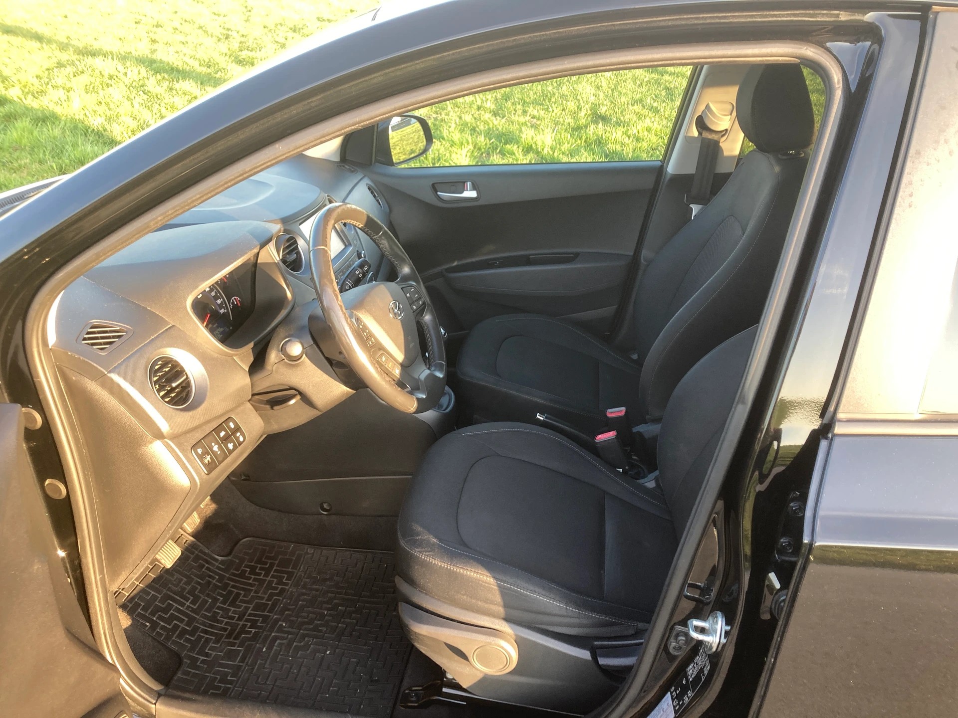 HYUNDAI i10 1.2 Vertex-image-8