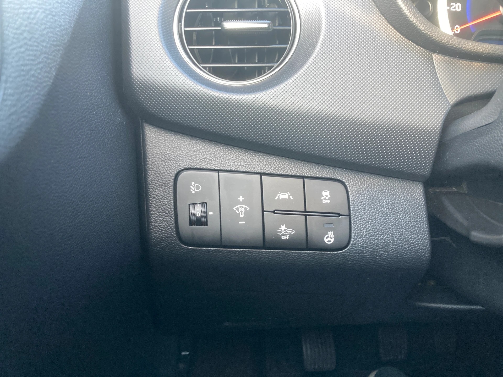 HYUNDAI i10 1.2 Vertex-image-12
