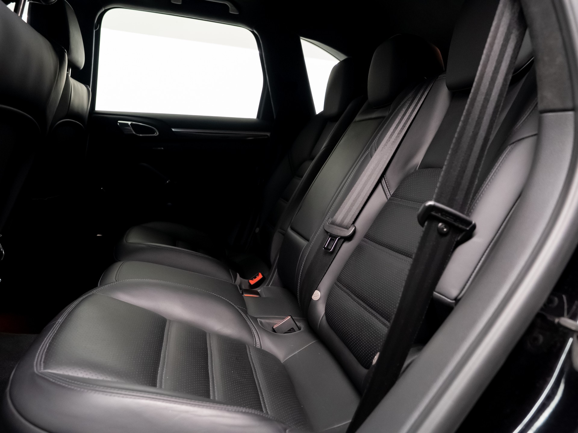 PORSCHE 4.8 V8 GTS | TOP-ZUSTAND | LEASING MÖGLICH-image-9