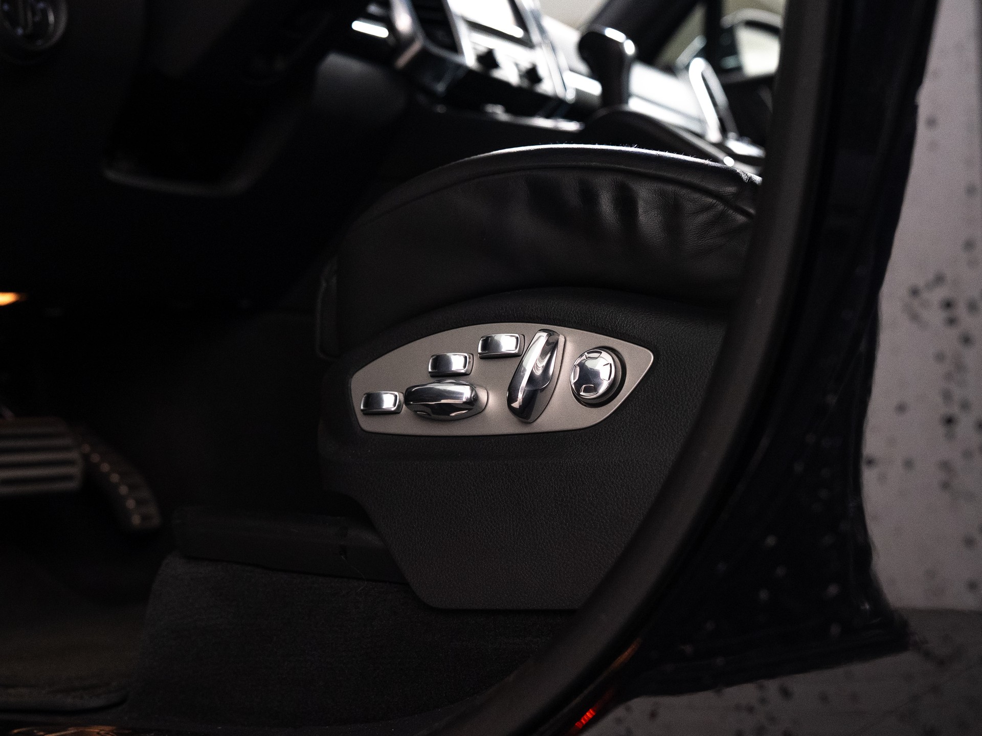 PORSCHE 4.8 V8 GTS | TOP-ZUSTAND | LEASING MÖGLICH-image-7
