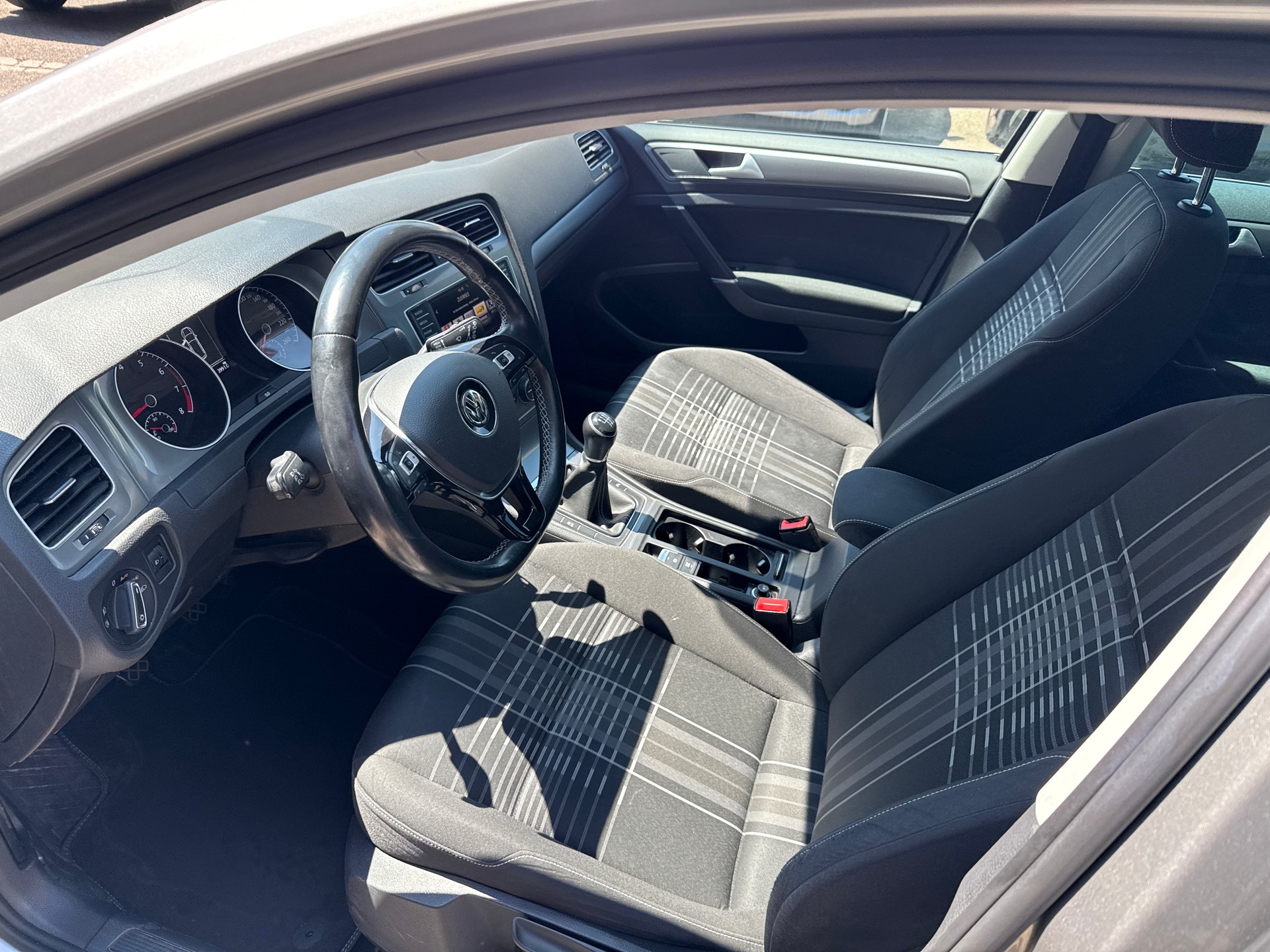 VW Golf Variant 1.2 TSI Lounge-image-9