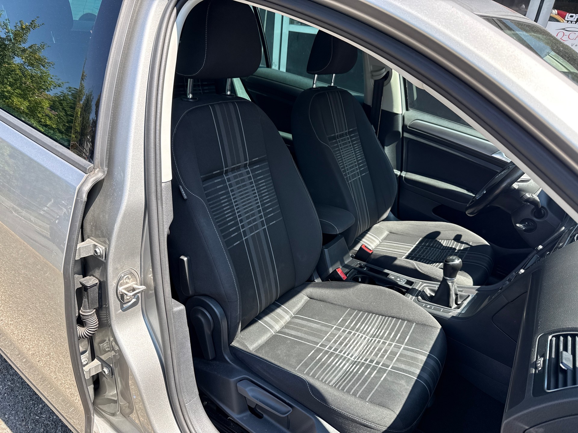 VW Golf Variant 1.2 TSI Lounge-image-10