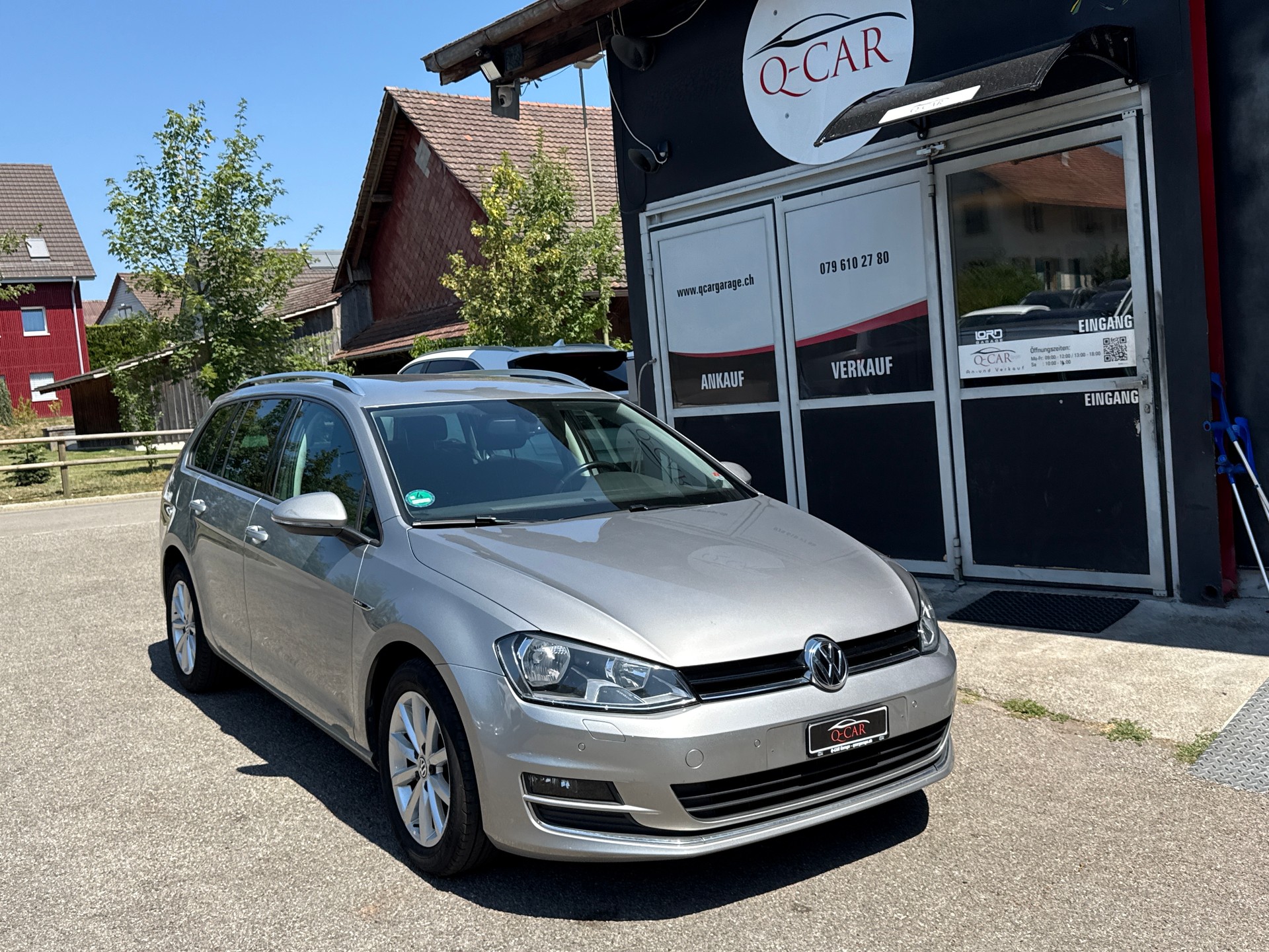 VW Golf Variant 1.2 TSI Lounge-image-0