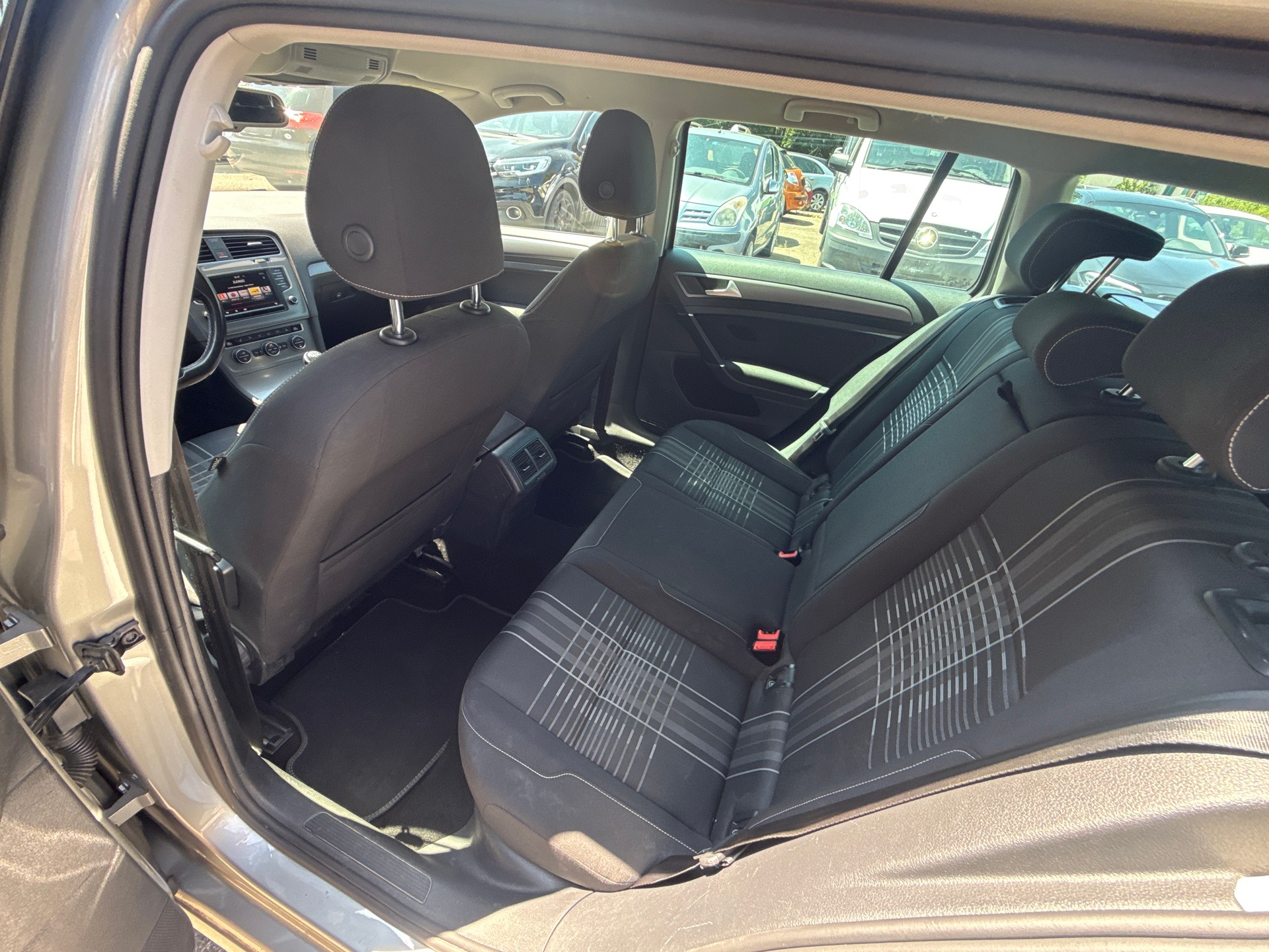 VW Golf Variant 1.2 TSI Lounge-image-12