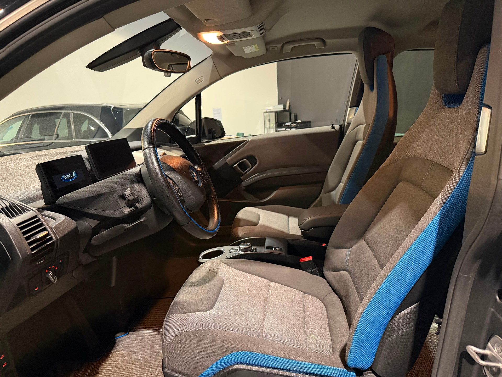 BMW i3s (120Ah)-image-5
