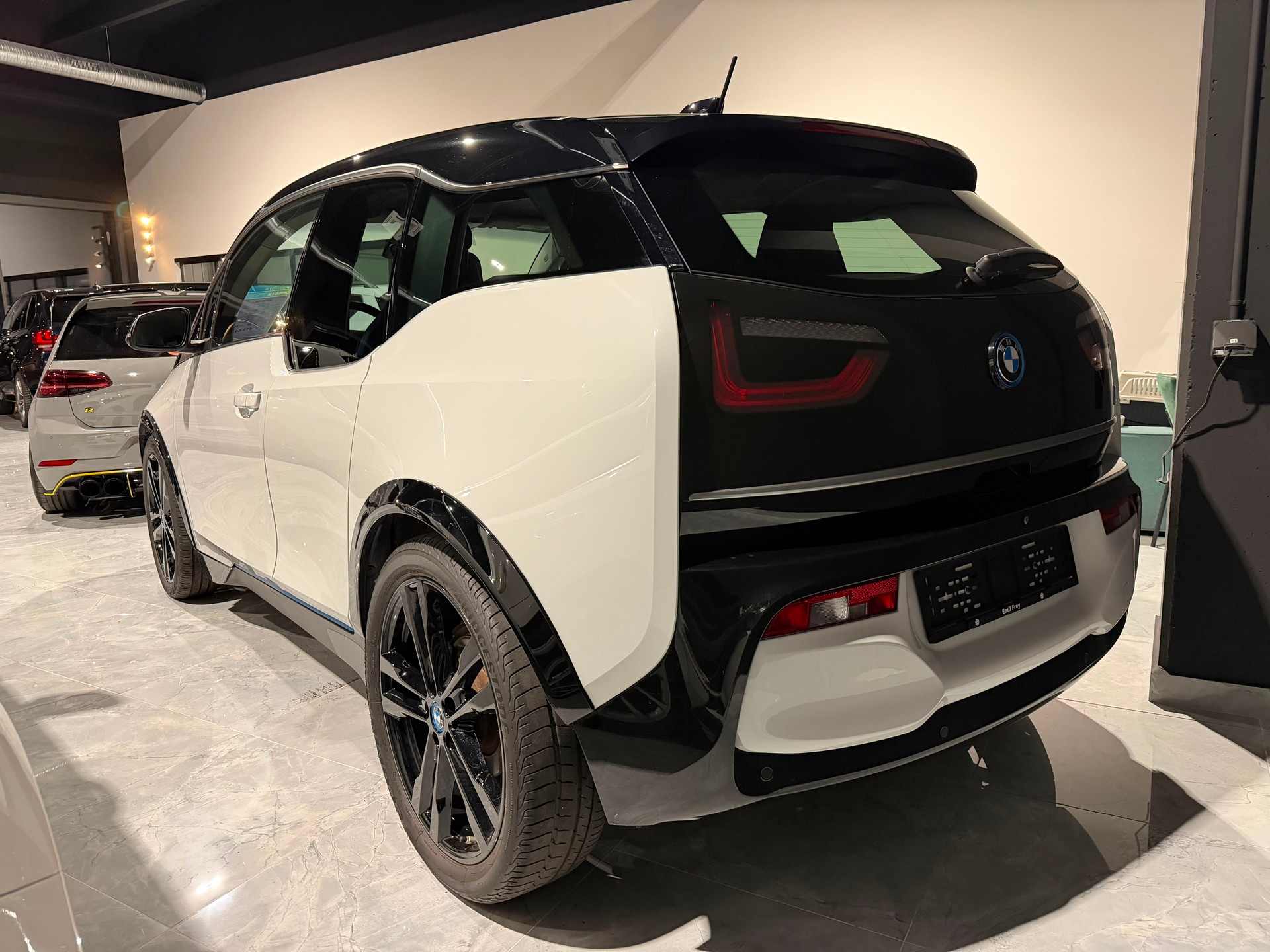 BMW i3s (120Ah)-image-3