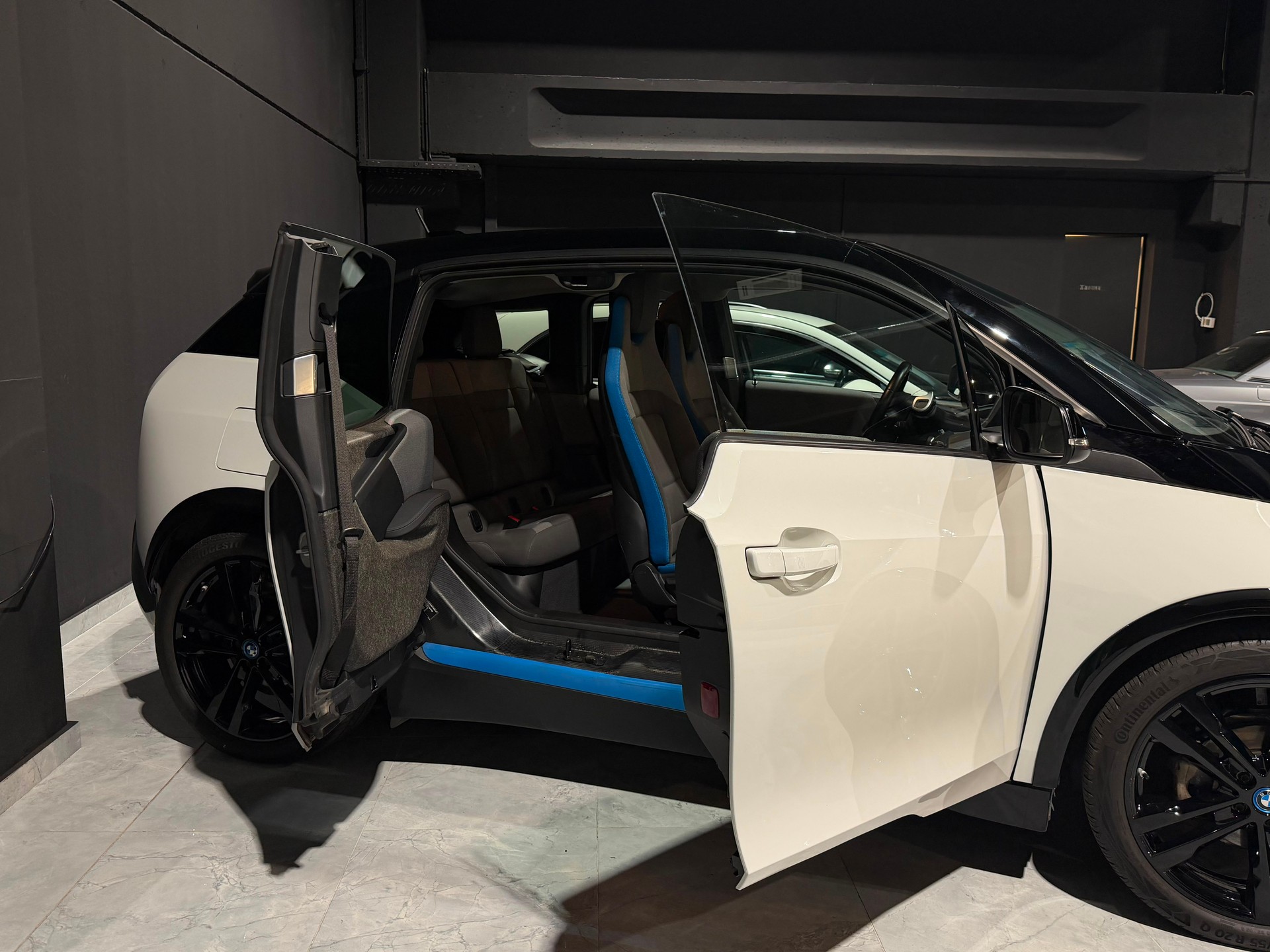 BMW i3s (120Ah)-image-4