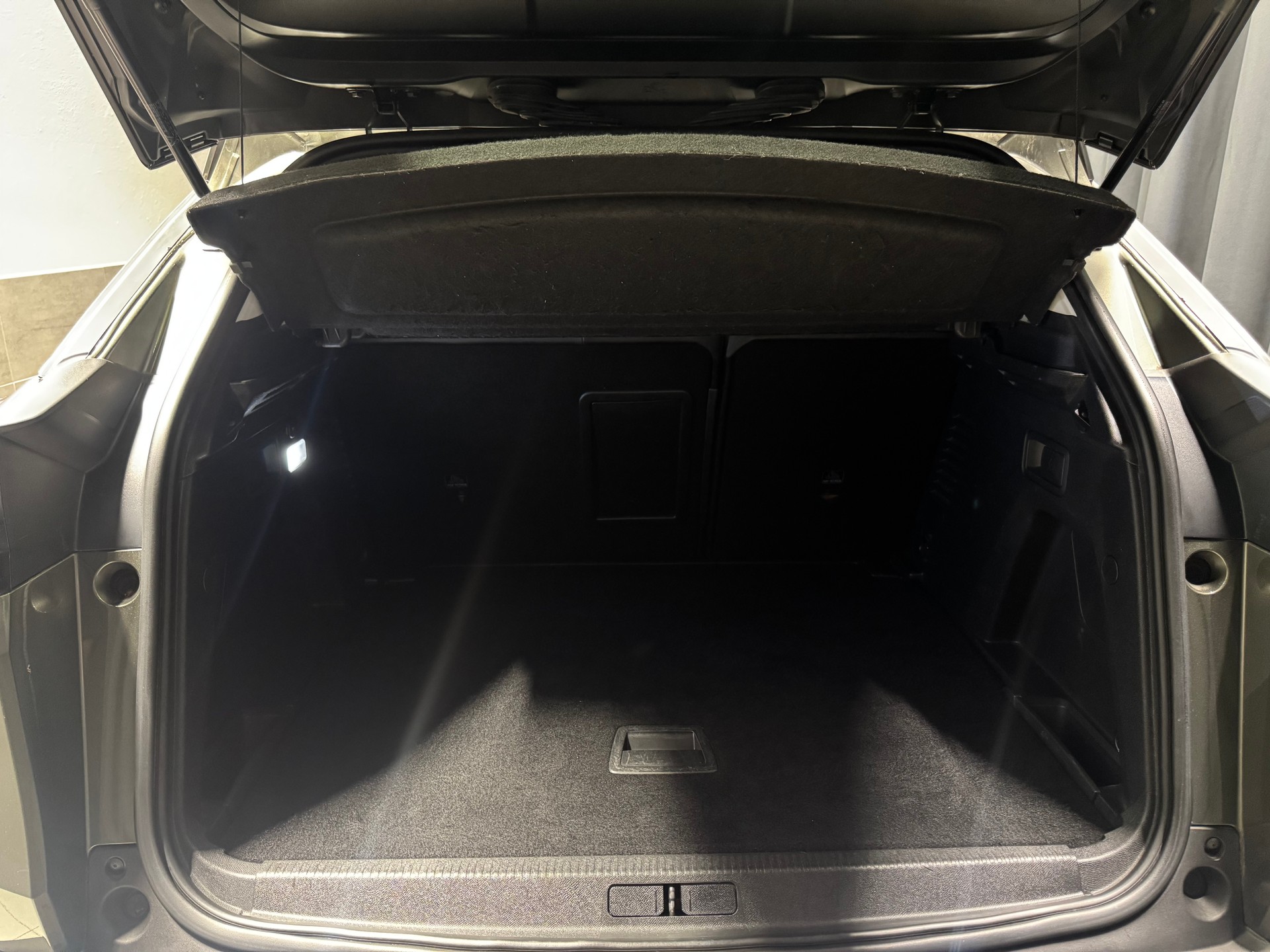 PEUGEOT 3008 1.6 THP GT Line EAT (11)(M)-image-18