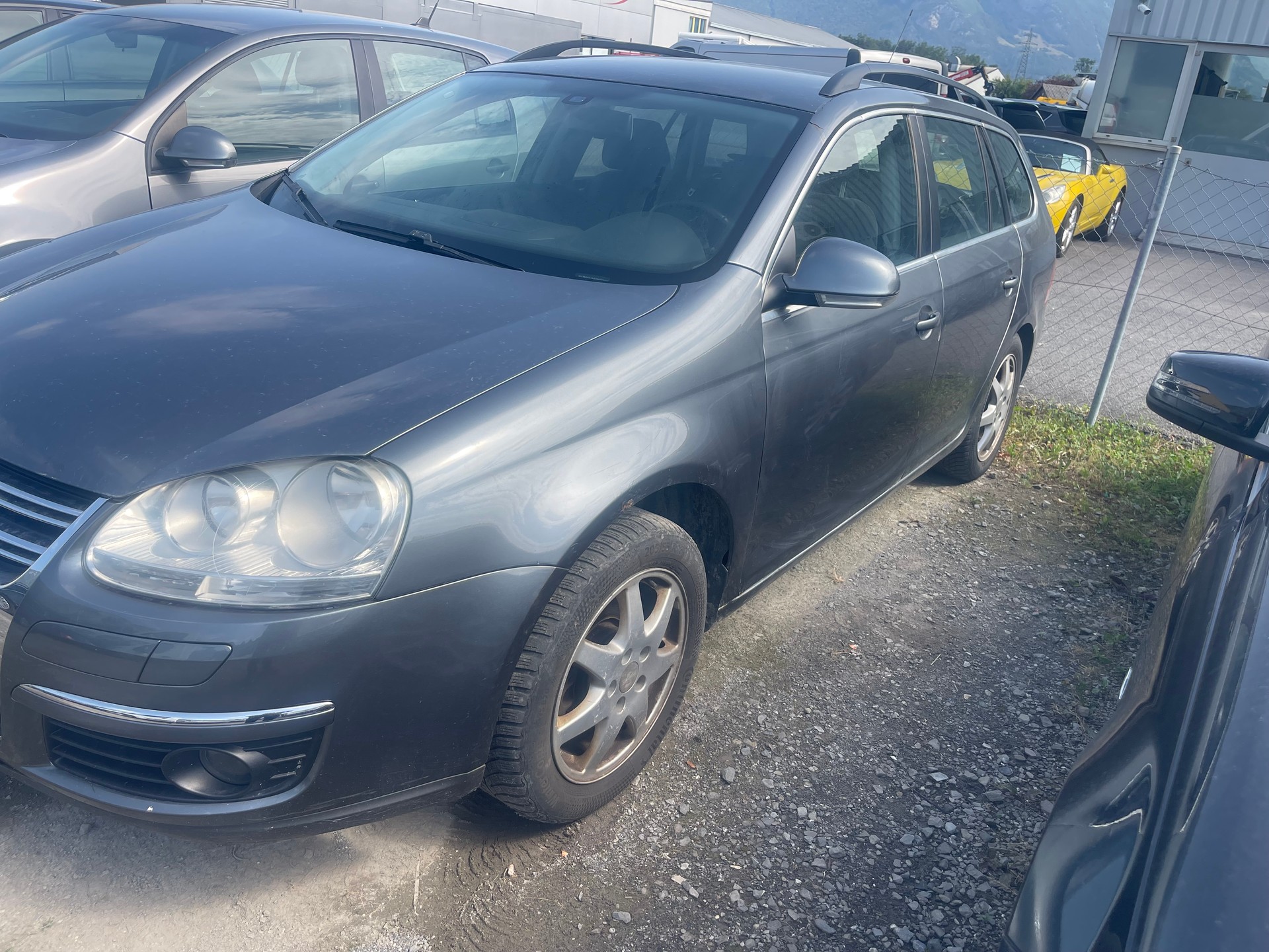 VW Golf Variant 1.9 TDI Trendline 4Motion-image-1