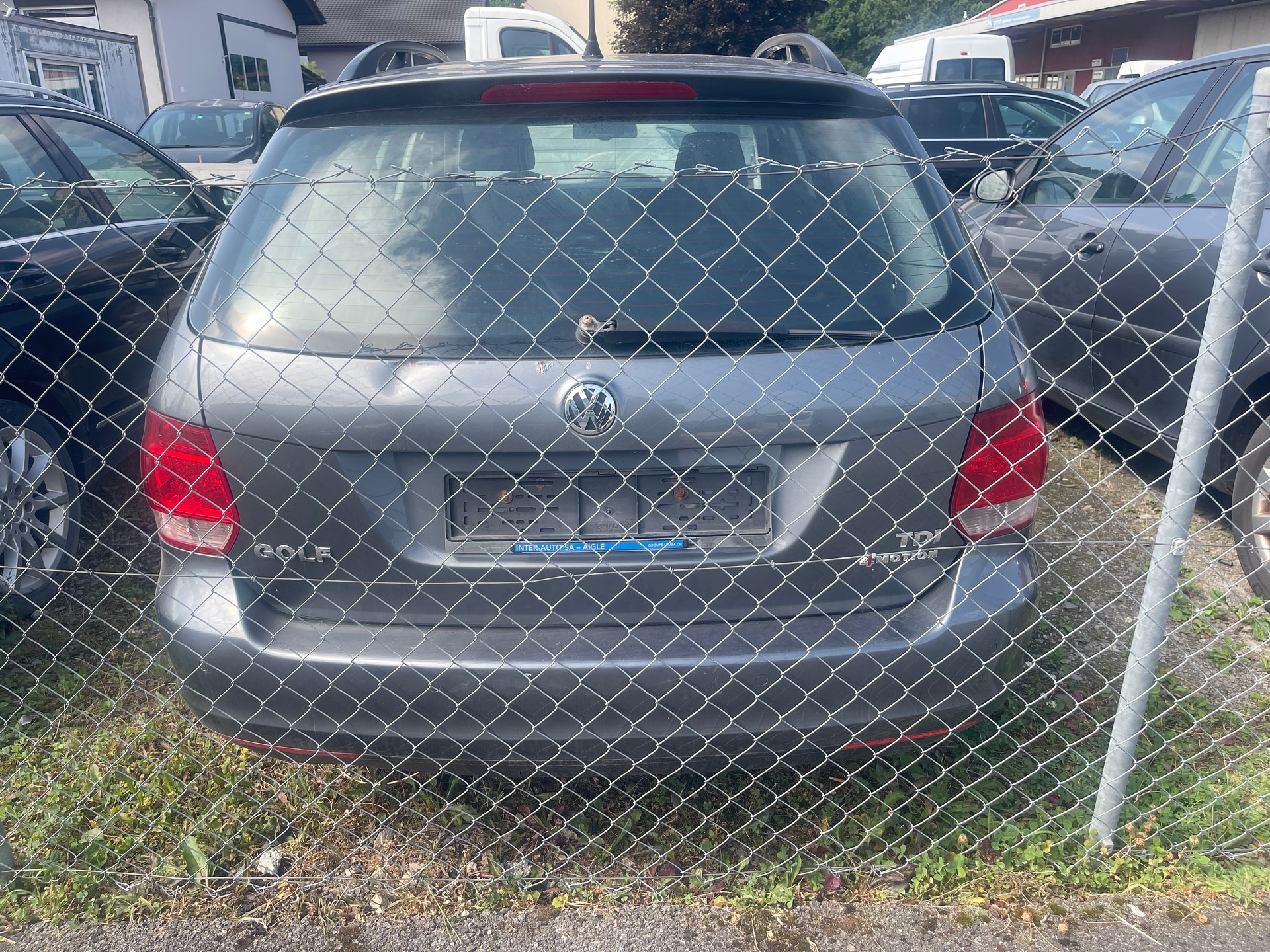 VW Golf Variant 1.9 TDI Trendline 4Motion-image-4