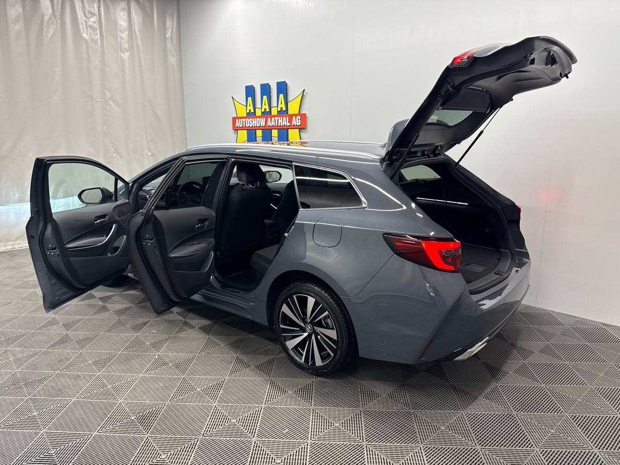 TOYOTA Corolla TS 1.8 HSD Sportline e-CVT 140HP-image-12