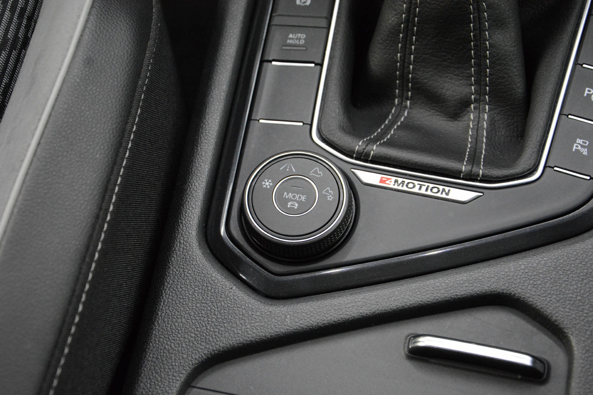 VW Tiguan 2.0 TSI R-Line DSG-image-20
