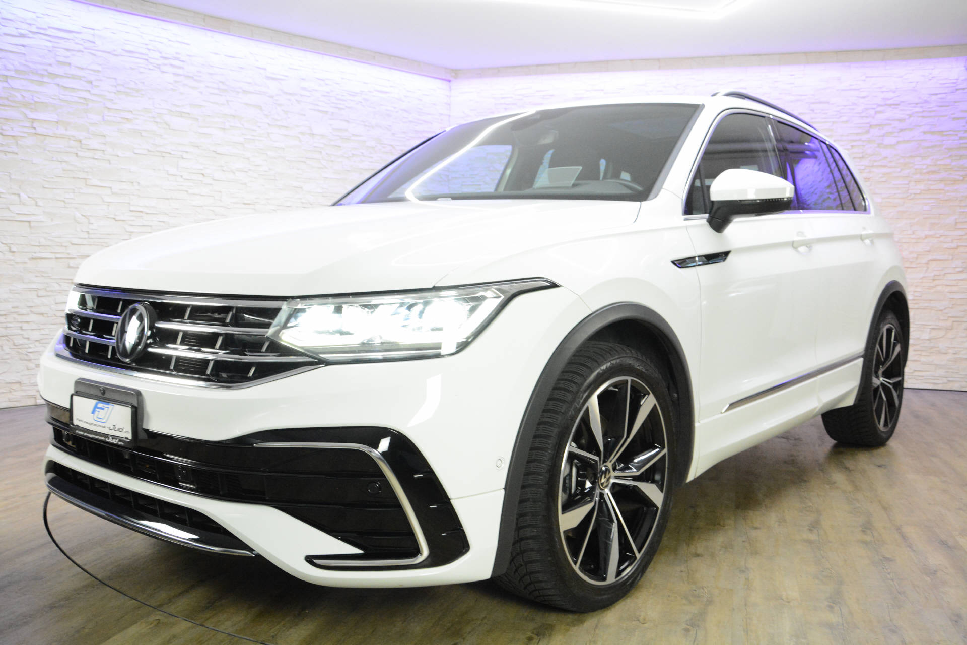 VW Tiguan 2.0 TSI R-Line DSG-image-29