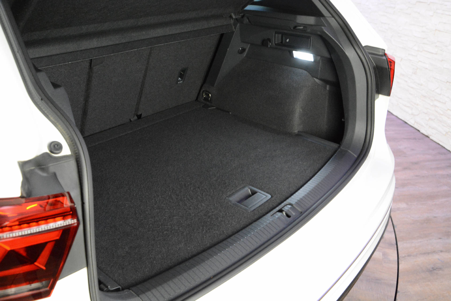 VW Tiguan 2.0 TSI R-Line DSG-image-27