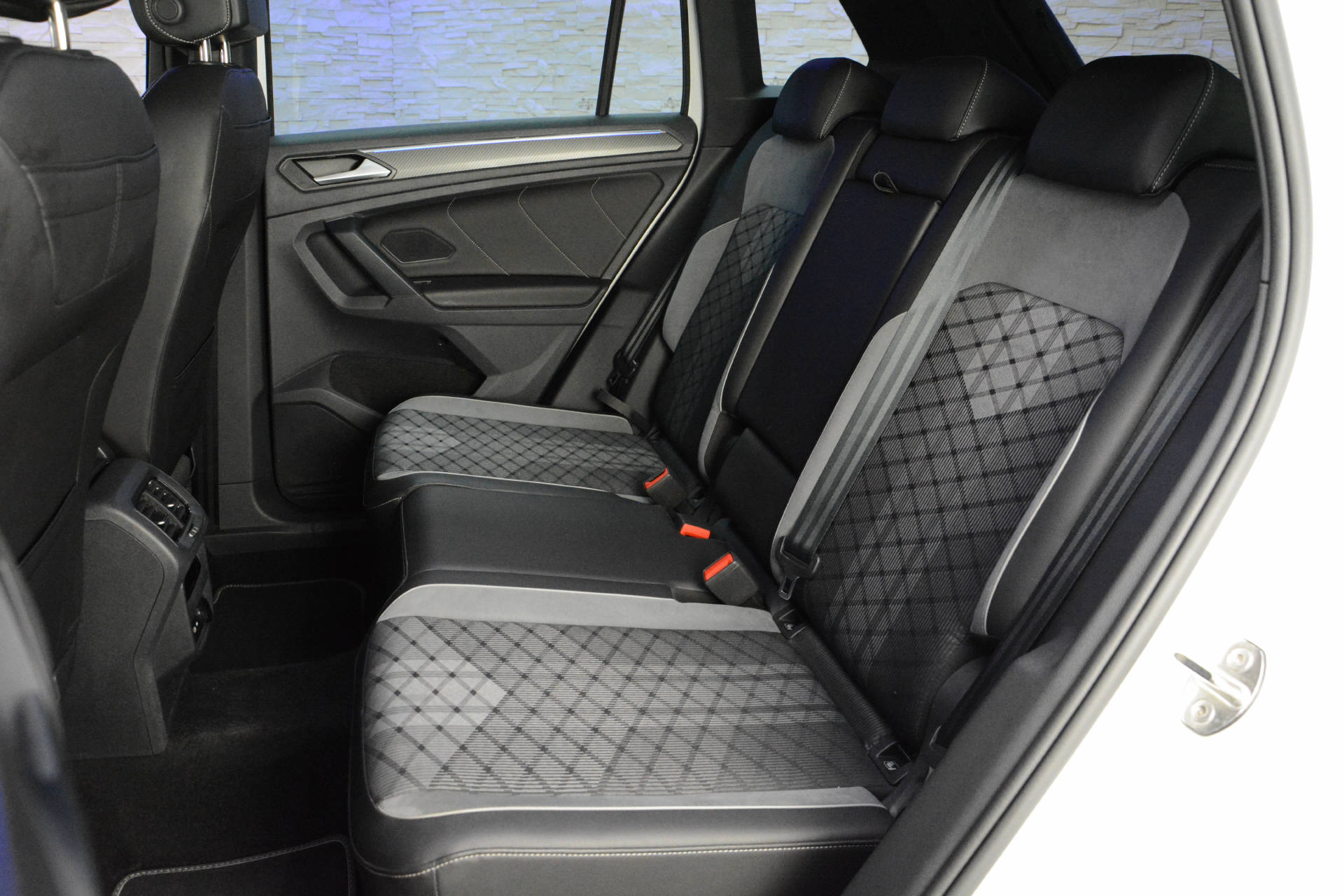 VW Tiguan 2.0 TSI R-Line DSG-image-9