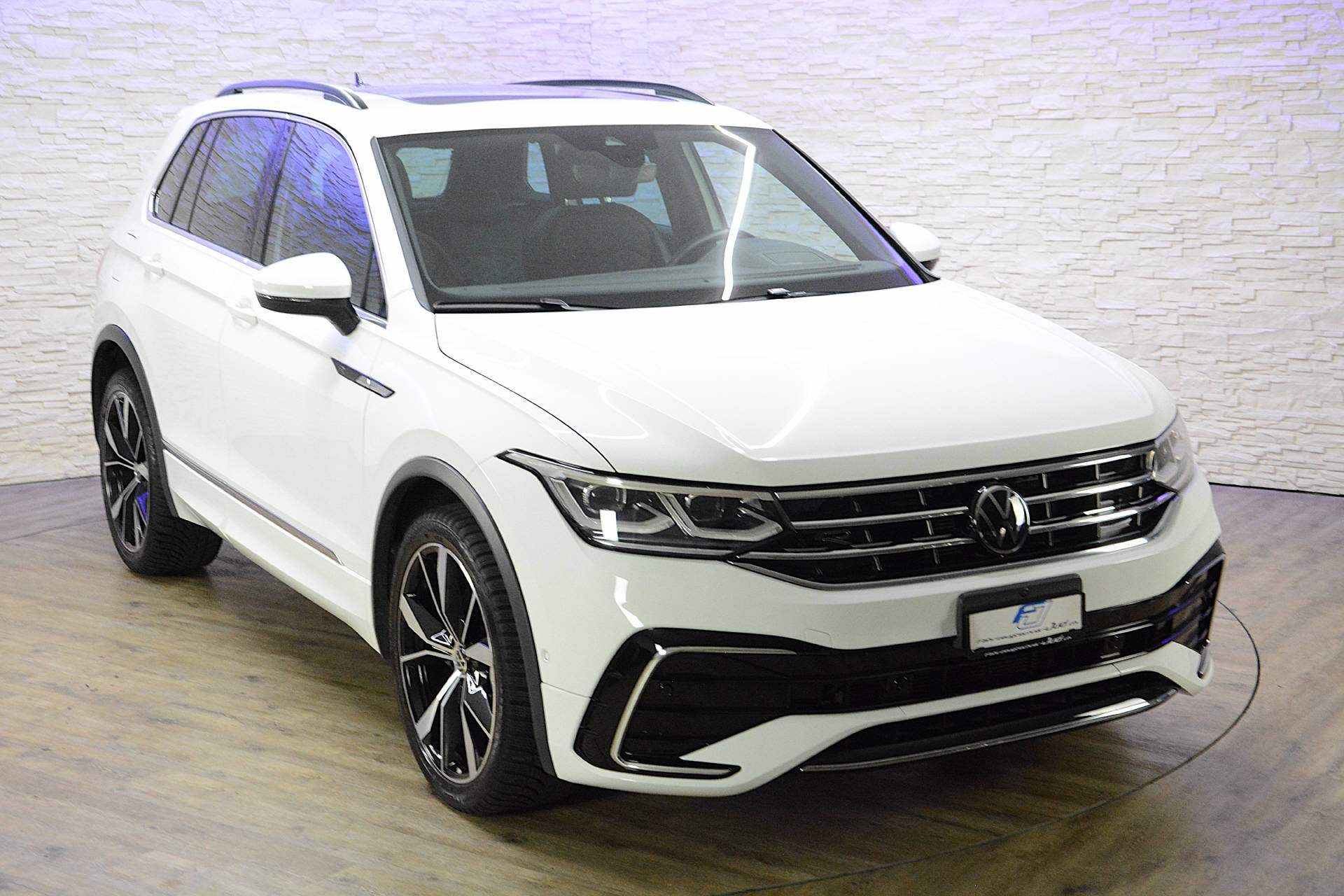 VW Tiguan 2.0 TSI R-Line DSG-image-7