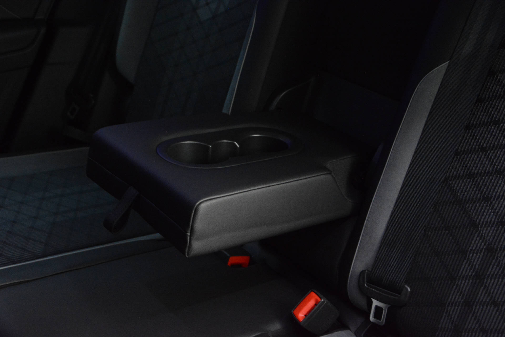 VW Tiguan 2.0 TSI R-Line DSG-image-23