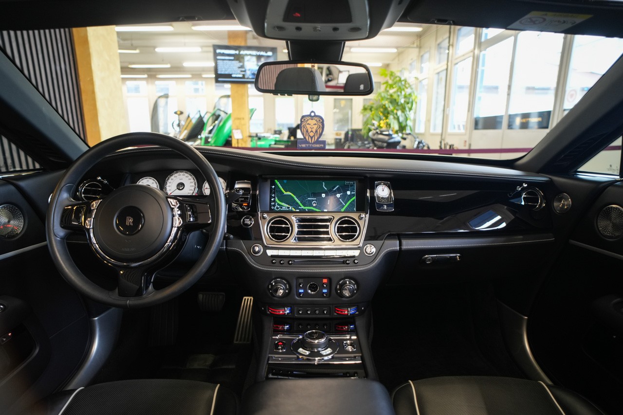 ROLLS-ROYCE Dawn 6.6 V12 Black Badge-image-11