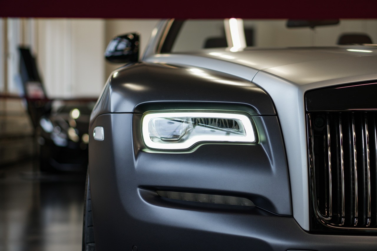 ROLLS-ROYCE Dawn 6.6 V12 Black Badge-image-9