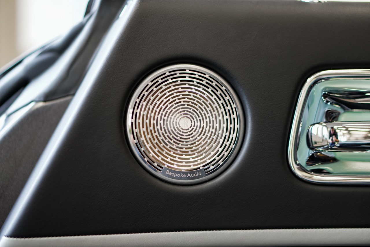 ROLLS-ROYCE Dawn 6.6 V12 Black Badge-image-20
