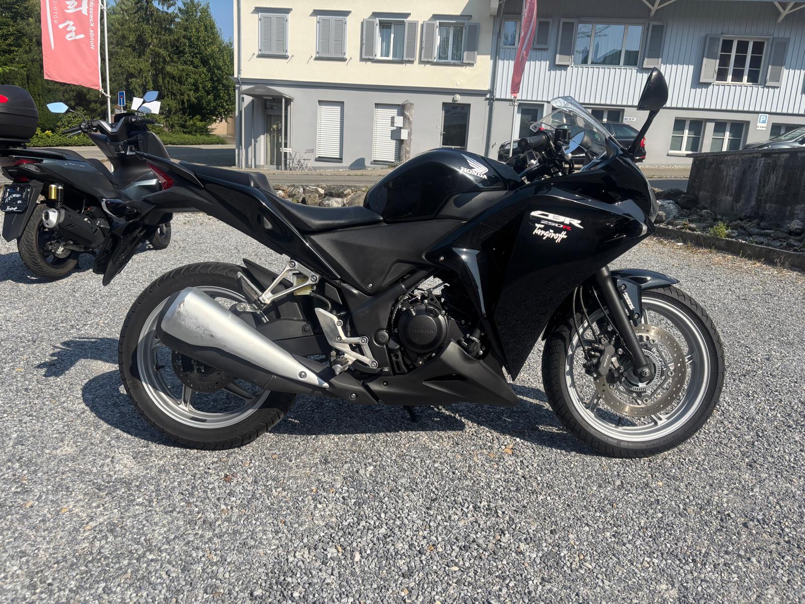HONDA CBR 250 RA