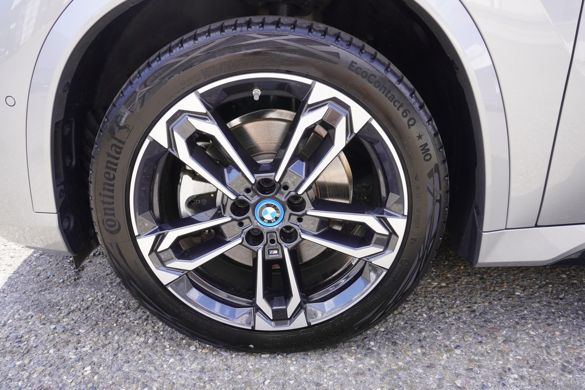 BMW iX1 xDrive 30 M Sport-image-8