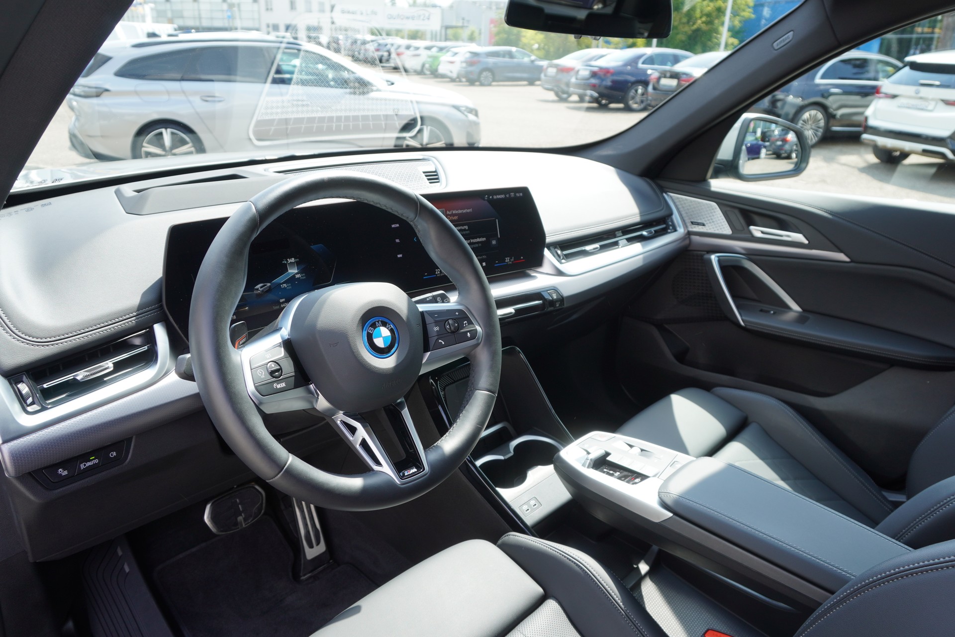 BMW iX1 xDrive 30 M Sport-image-14