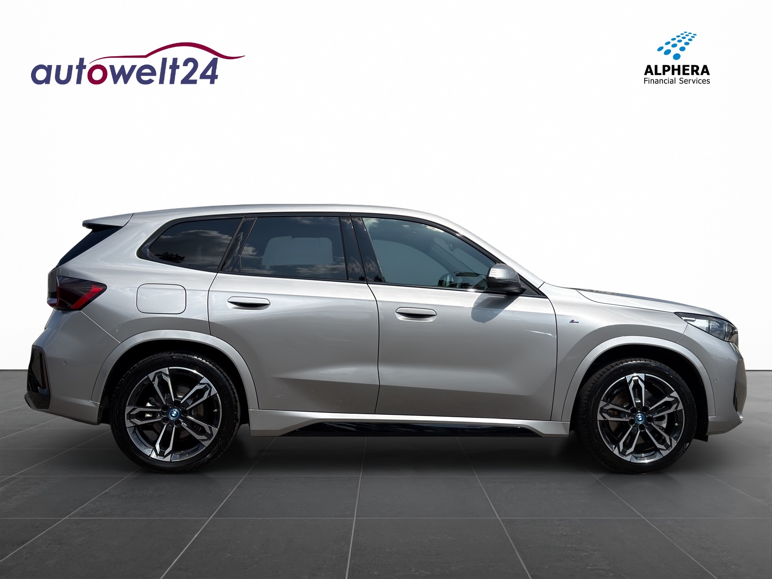 BMW iX1 xDrive 30 M Sport-showroom-element-3
