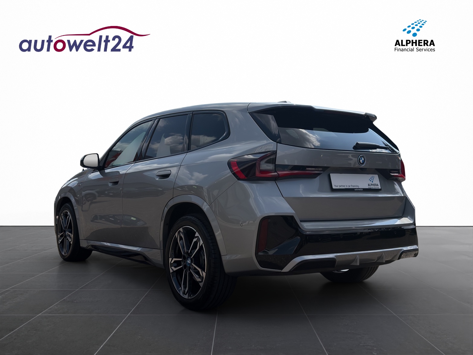 BMW iX1 xDrive 30 M Sport-image-6