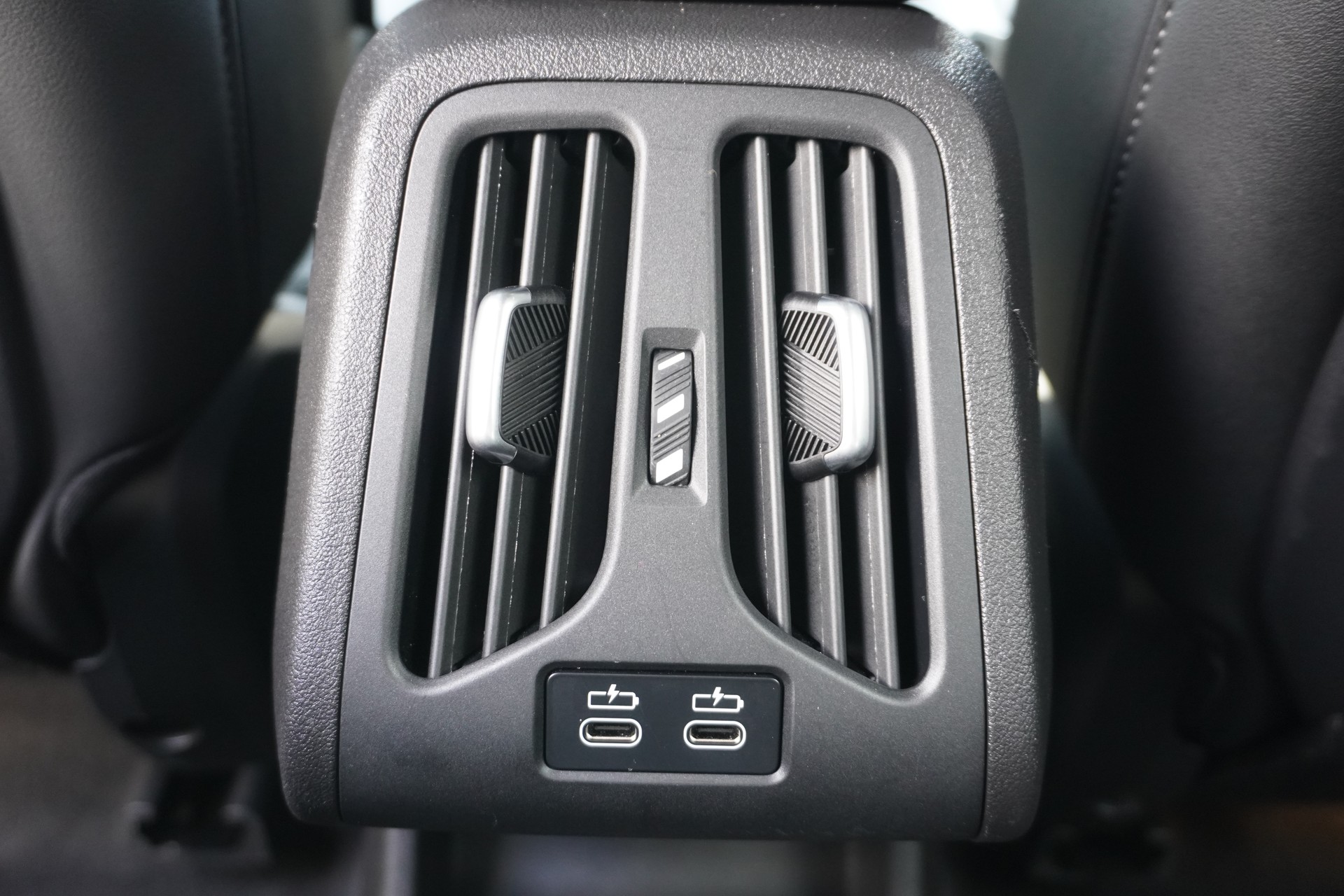 BMW iX1 xDrive 30 M Sport-image-20