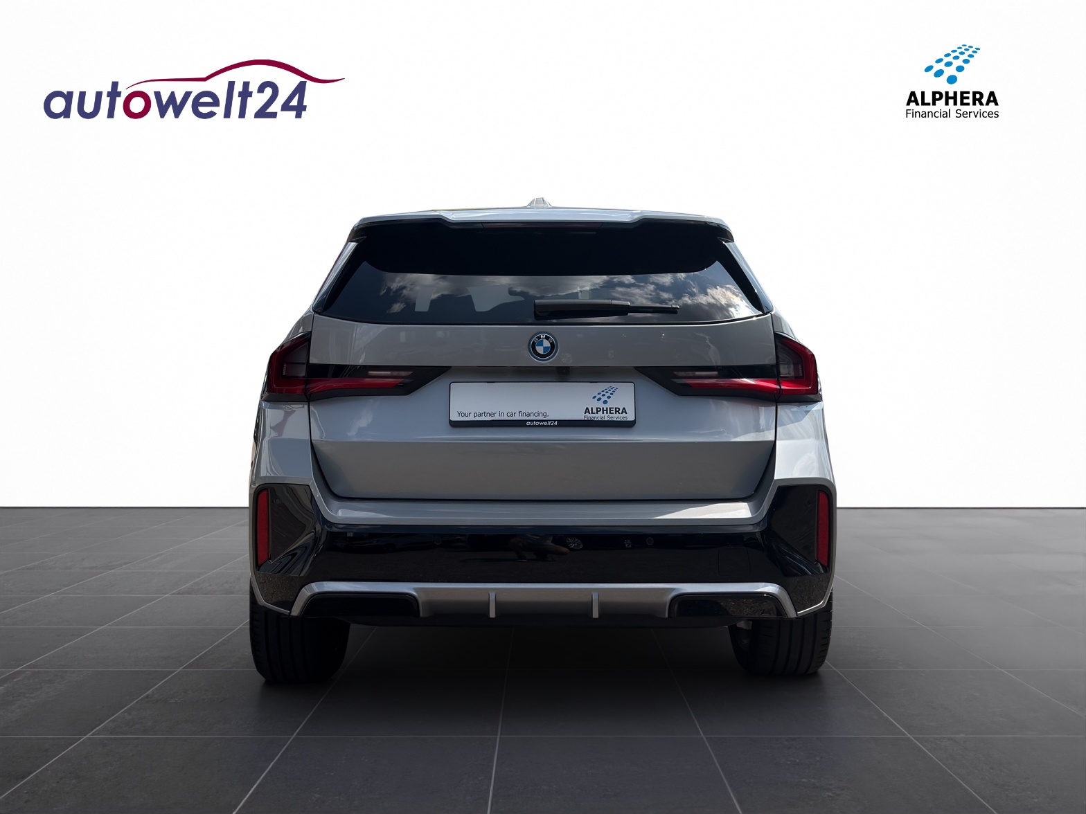 BMW iX1 xDrive 30 M Sport-image-5