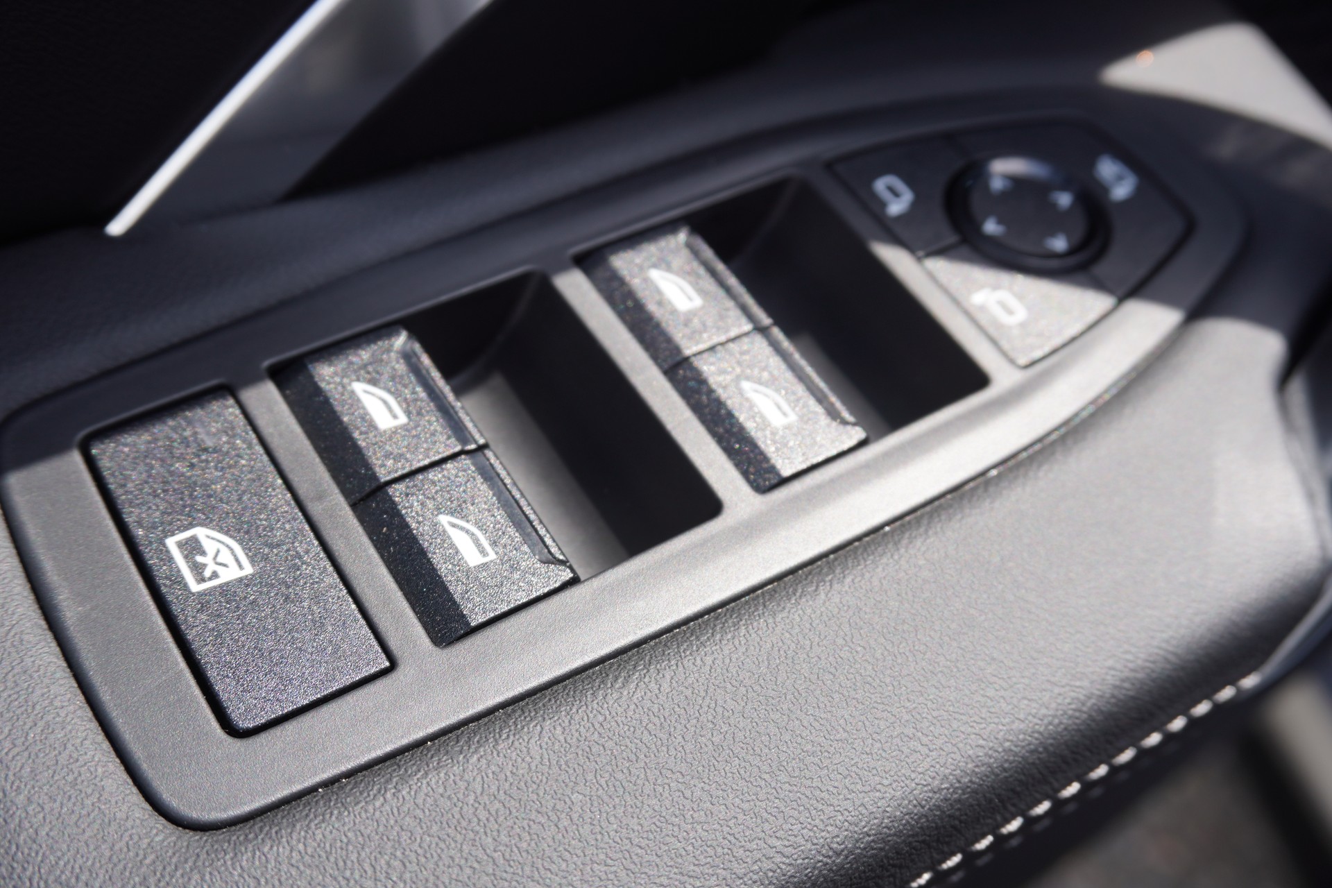 BMW iX1 xDrive 30 M Sport-image-16