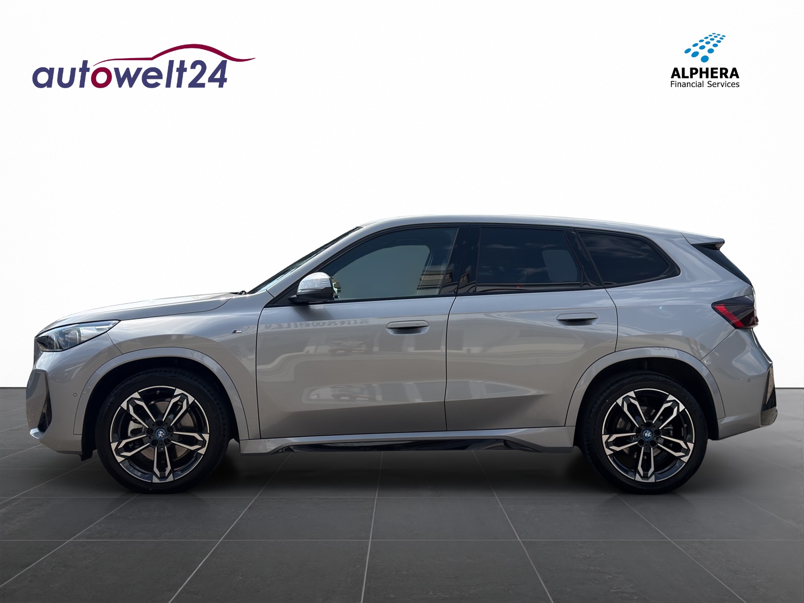 BMW iX1 xDrive 30 M Sport-image-7