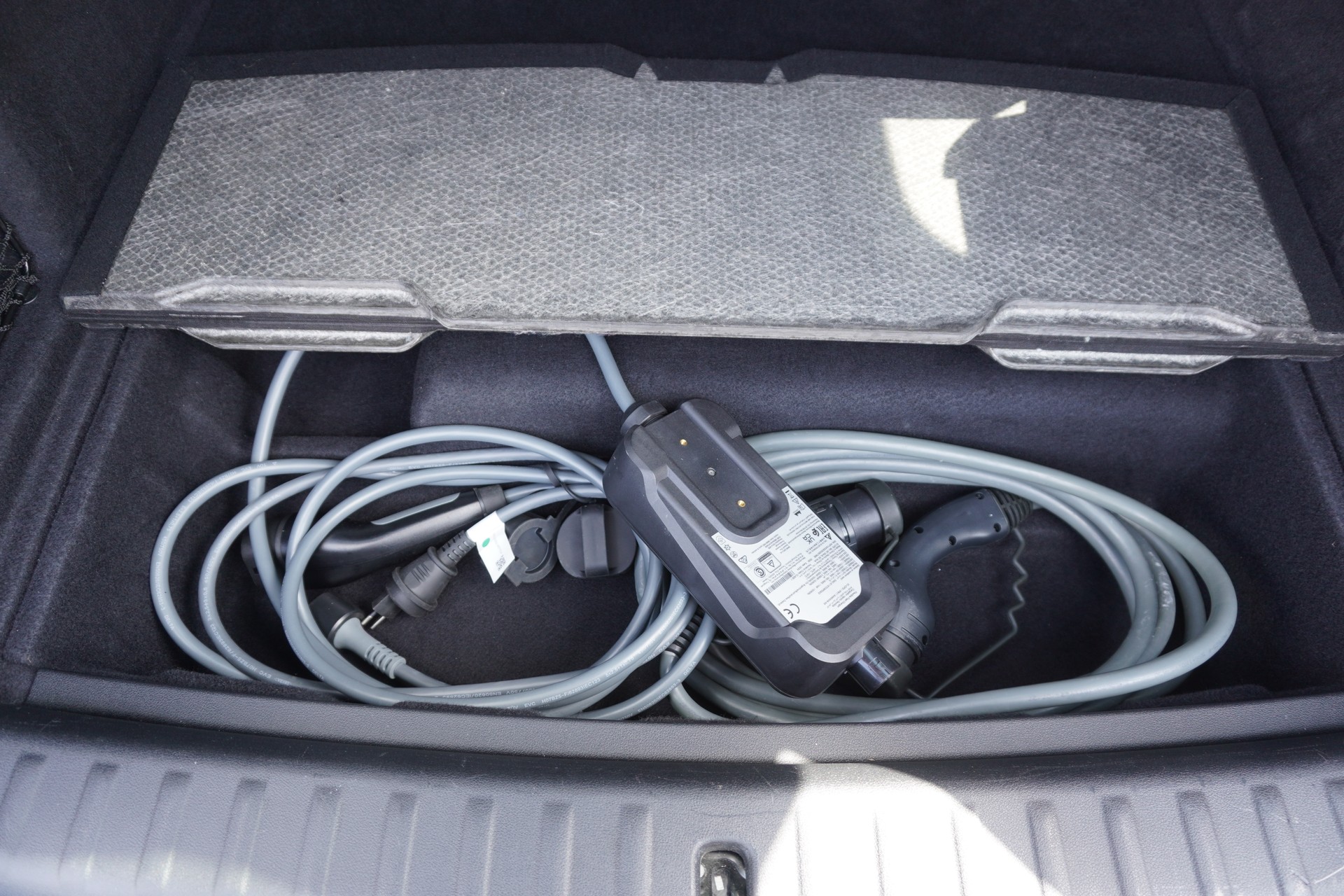 BMW iX1 xDrive 30 M Sport-image-12